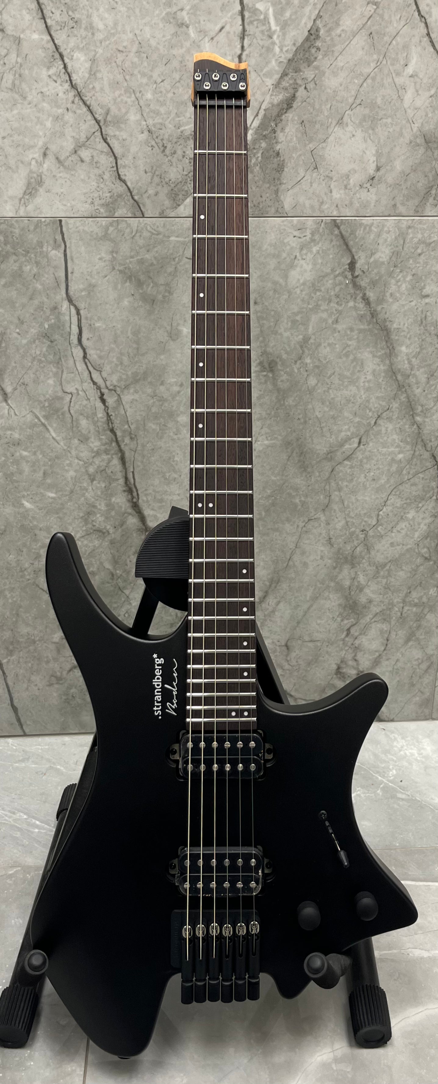 Strandberg Boden Essential 6 Black Granite BD6CT-24E-R-S-BK SERIAL NUMBER C2506215 - 5 LBS 3OZ