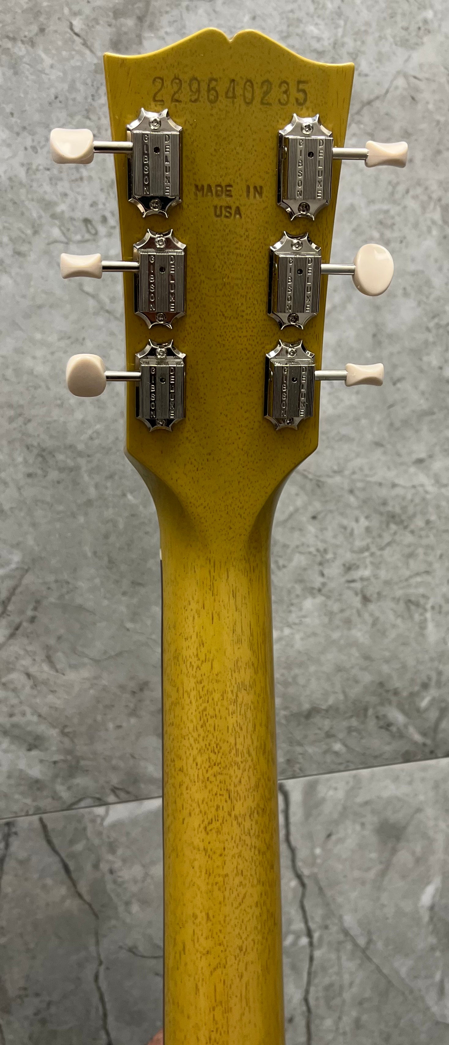 Gibson USA Les Paul JR Double Cut In TV Yellow With Hard Shell Case LPJDTORT24TVNH SERIAL NUMBER 229640235 - 6.4 LBS