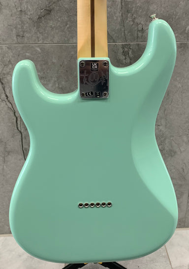 FENDER Limited Edition Tom Delonge Stratocaster Rosewood Fingerboard, Surf Green 0148020357