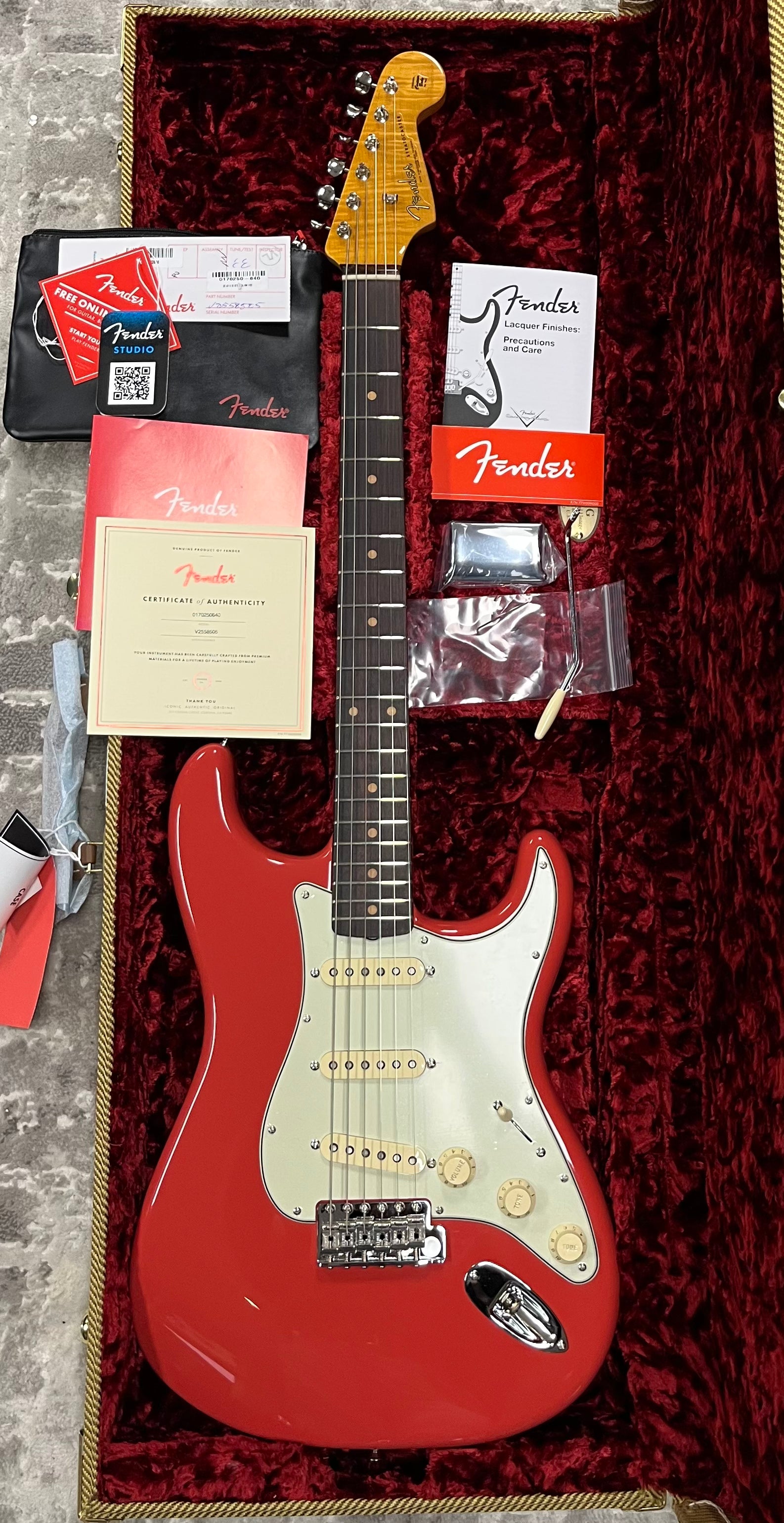 Fender Limited Edition Dealer Exclusive Slab Rosewood American Vintage II 1961 Stratocaster, Rosewood Fingerboard - Fiesta Red 0170250840 SERIAL NUMBER V2558505 - 8 LBS 1 OZ