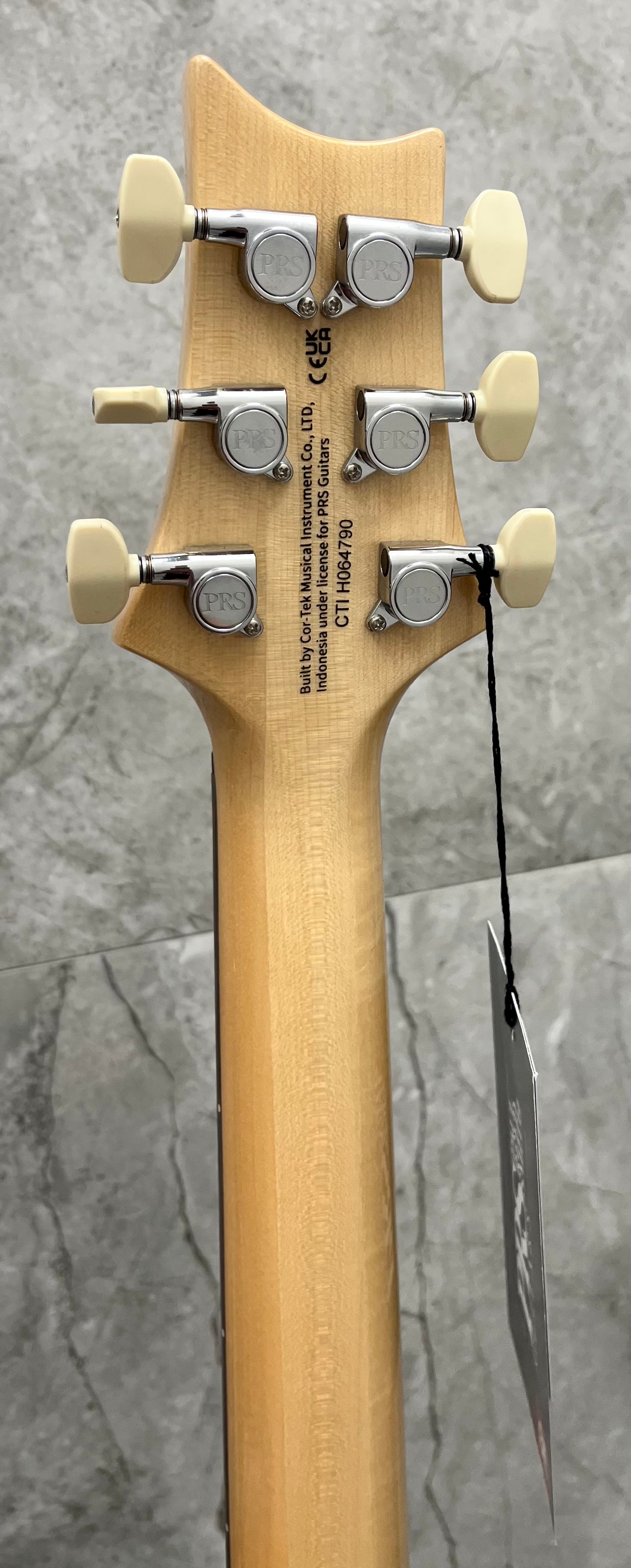 PRS Guitars Se Custom 24 Left Handed – Slate Blue 115979:SB SERIAL NUMBER CTIH064790 - 7 LBS 4 OZ