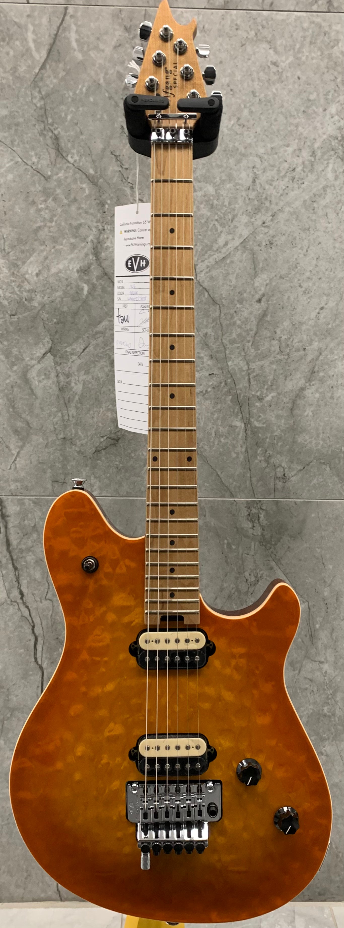EVH Wolfgang Special QUILTED MAPLE -  Baked Maple Fingerboard Solar 5107701596