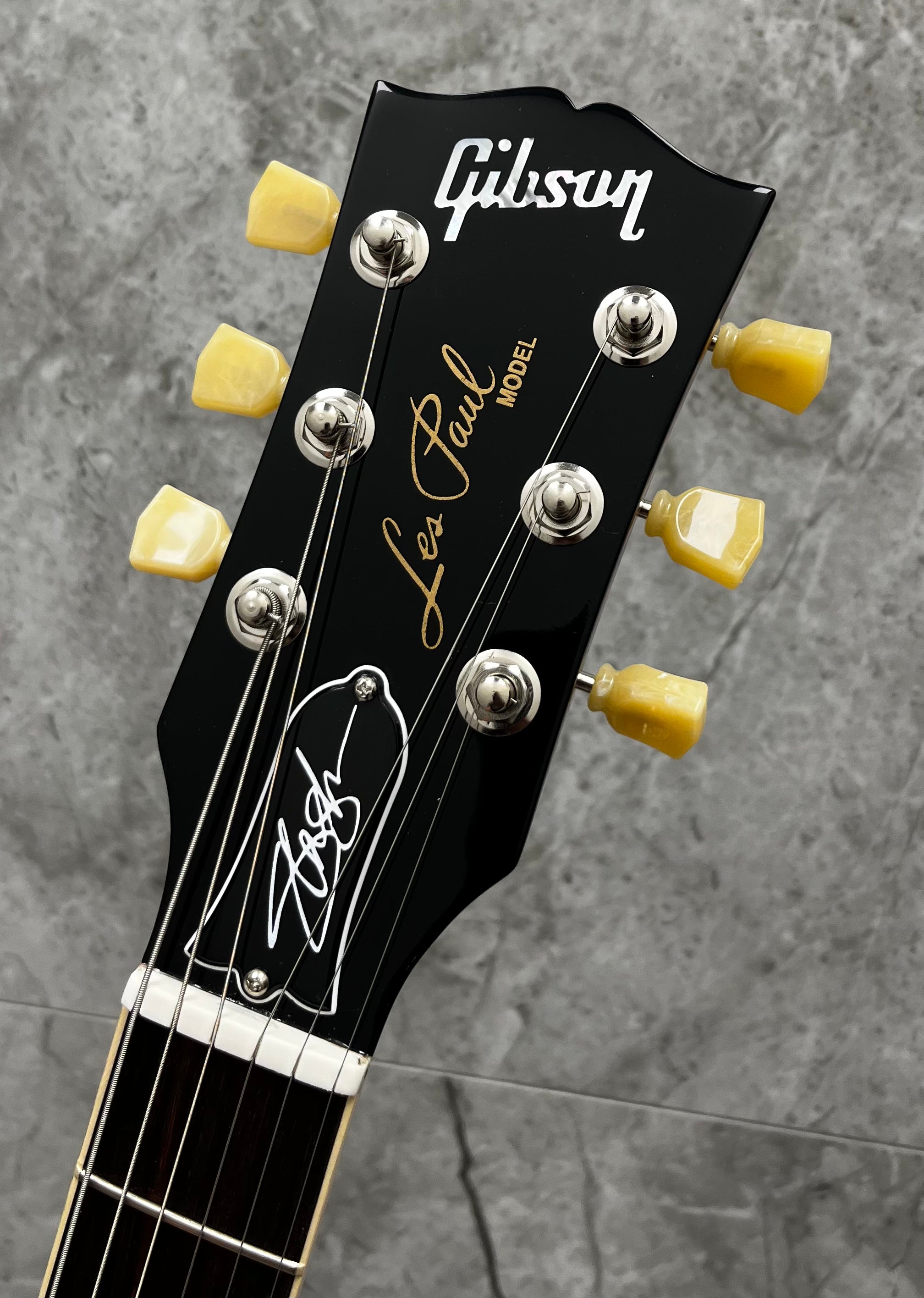 Gibson USA Slash Les Paul Standard LPSS00APNH Appetite Amber SERIAL NUMBER 230050028&nbsp;- 8 LBS 5 OZ