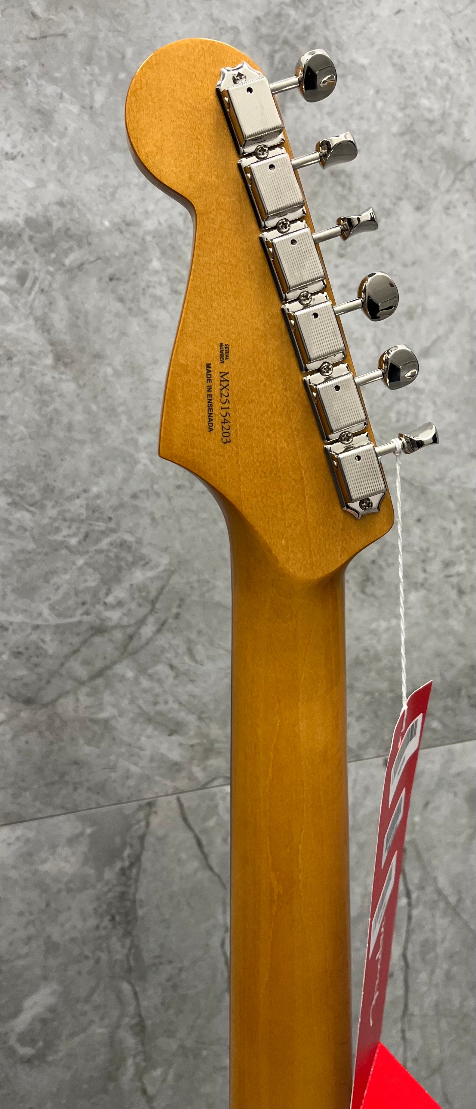 FENDER Vintera II 60s Stratocaster, Rosewood Fingerboard RW, Olympic White 0149020305 SERIAL NUMBER MX25154203 - 7 LBS 14 OZ