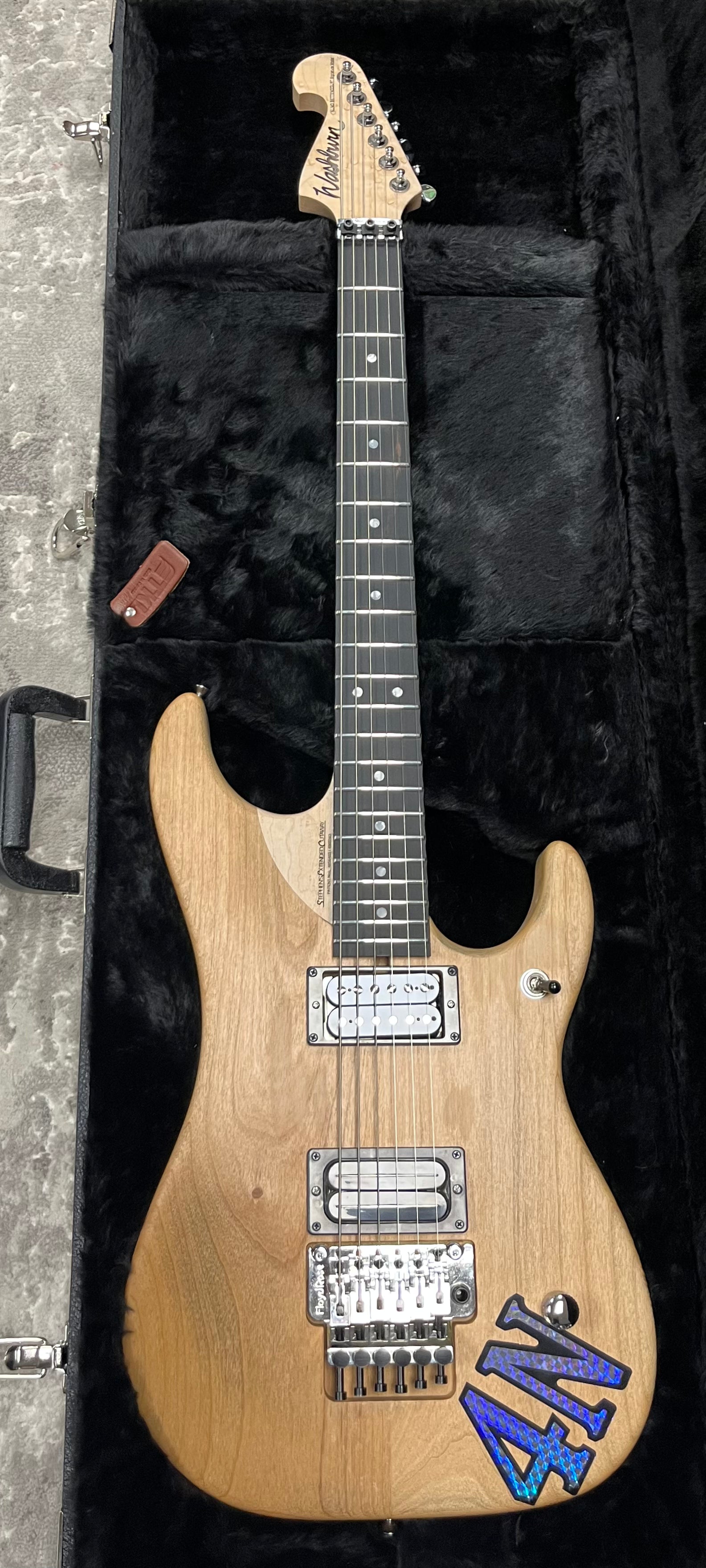 Washburn Nuno Bettencourt USA Series Electric Guitar With Hardcase Washburn Nuno Bettencourt USA Series Electric Guitar With Hardcase