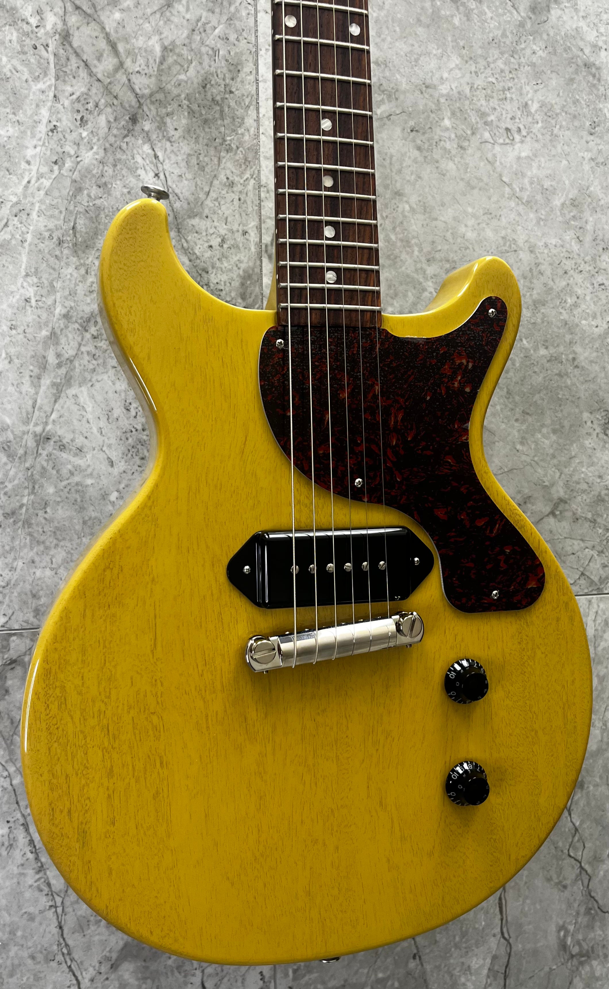 Gibson USA Les Paul JR Junior Double Cut In TV Yellow With Hard Shell Case LPJDTORT24TVNH SERIAL NUMBER 211250168 - 7 LBS 8 OZ