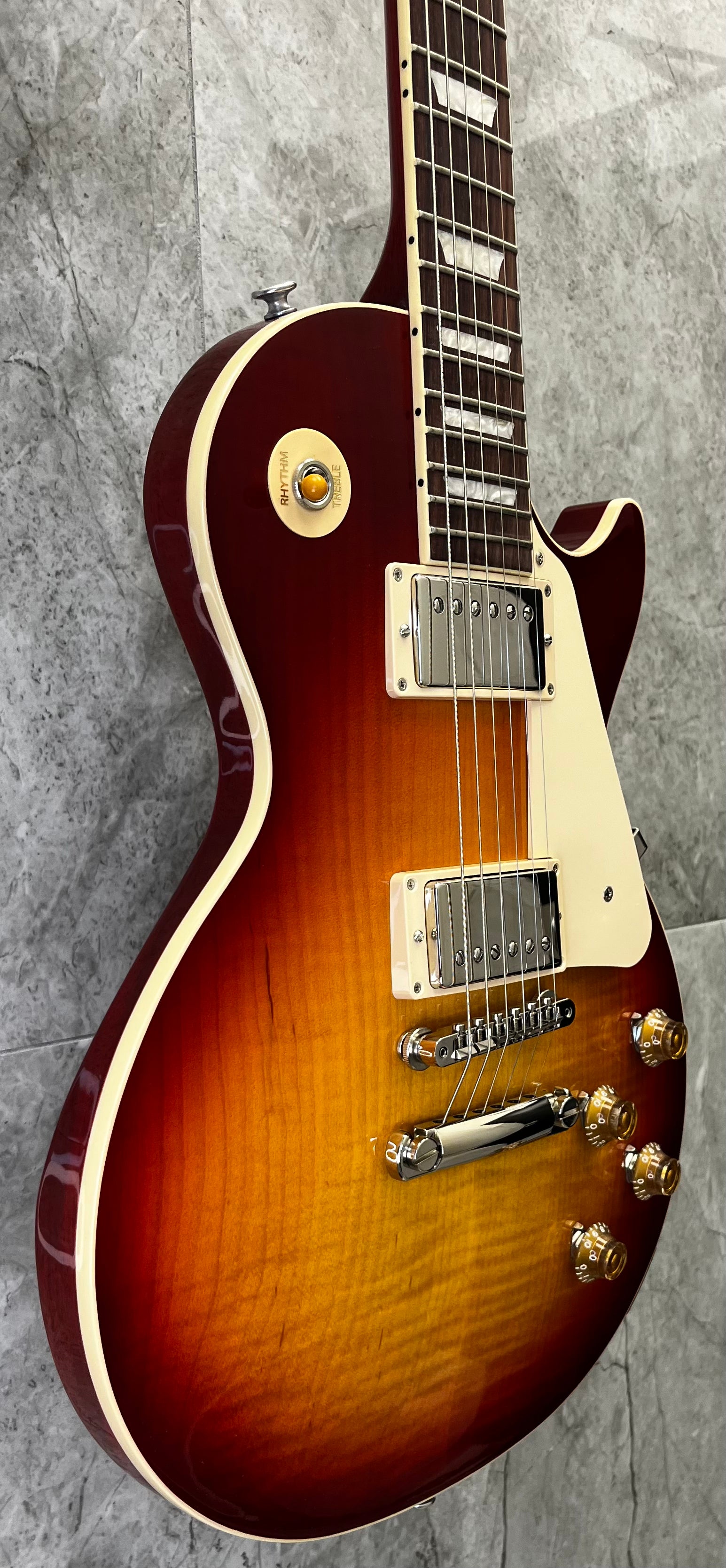 Gibson USA Limited Edition Les Paul Standard Lite Electric Guitar with Hardshell Case - Heritage Cherry Sunburst LPSL5Y24HSNH SERIAL NUMBER 218340037 - 7 LBS 5 OZ