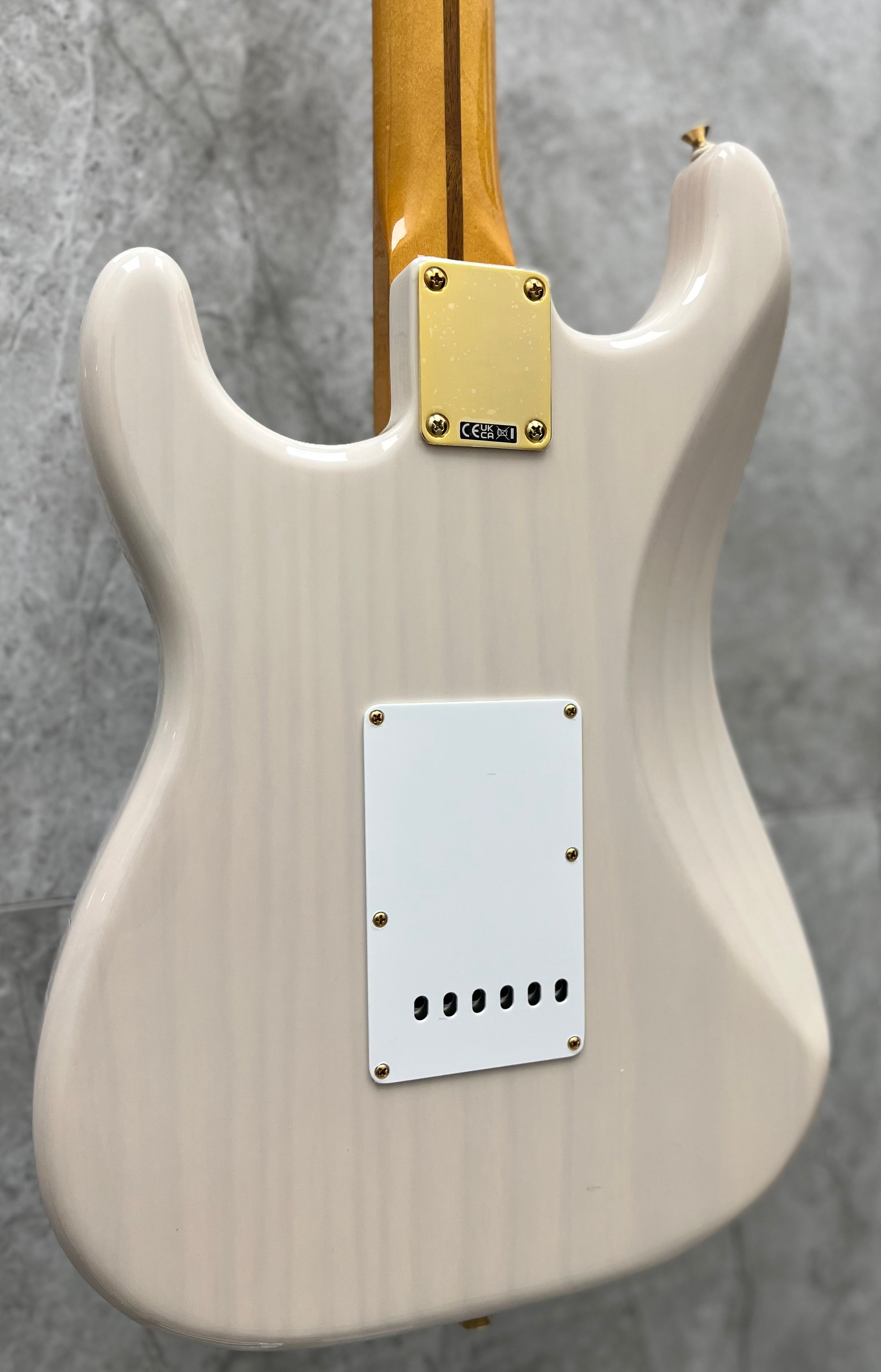 Fender Limited Edition Vintera III Late 50s Stratocaster Maple Fingerboard, White Blonde 0149182301 SERIAL NUMBER MX26029034 - 8 LBS 8 OZ