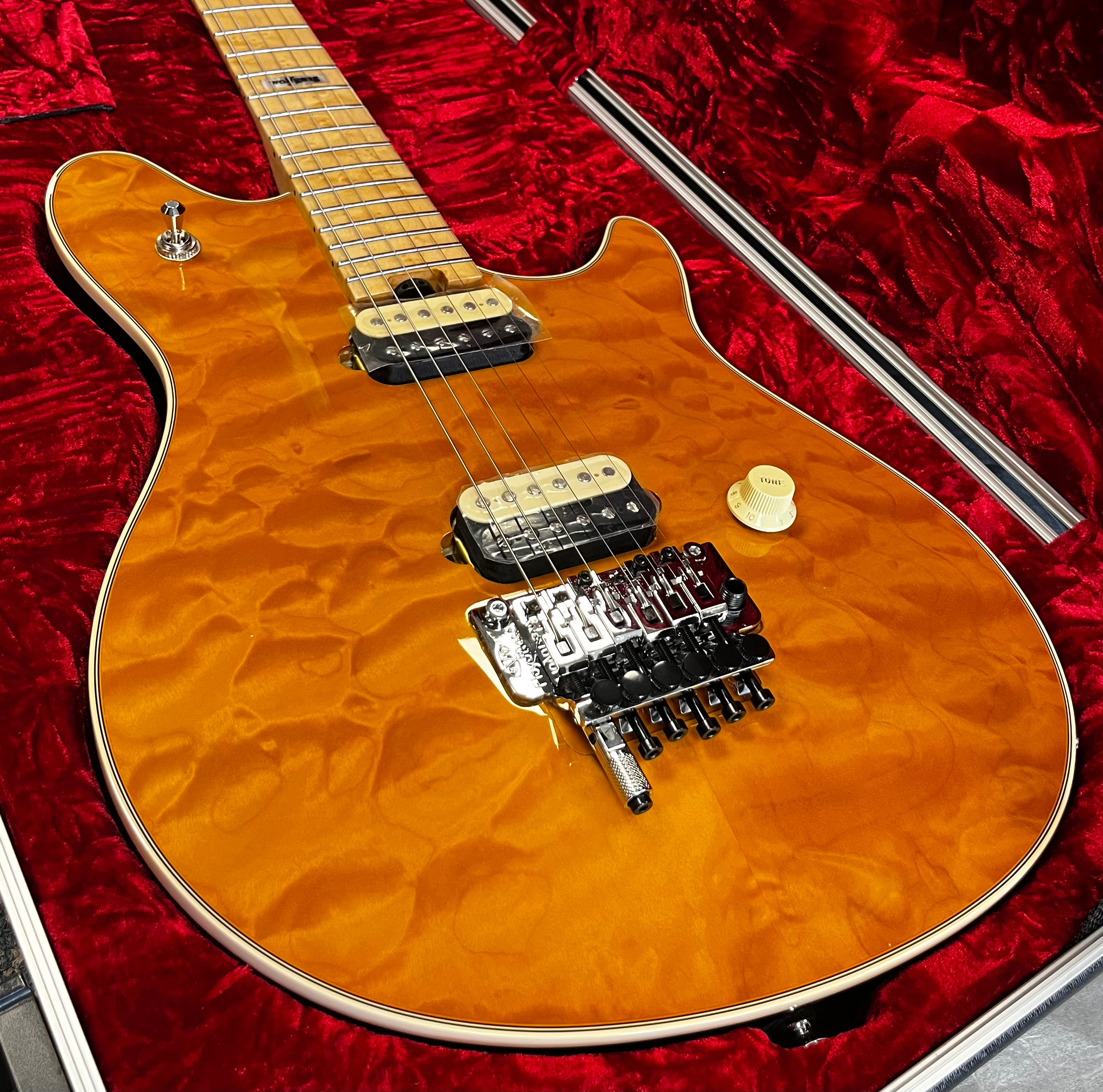 EVH USA CUSTOM SHOP WOLFGANG QUILT TOP TRANS AMBER 5101025090 SERIAL NUMBER WG17679A - 7 LBS 6 OZ