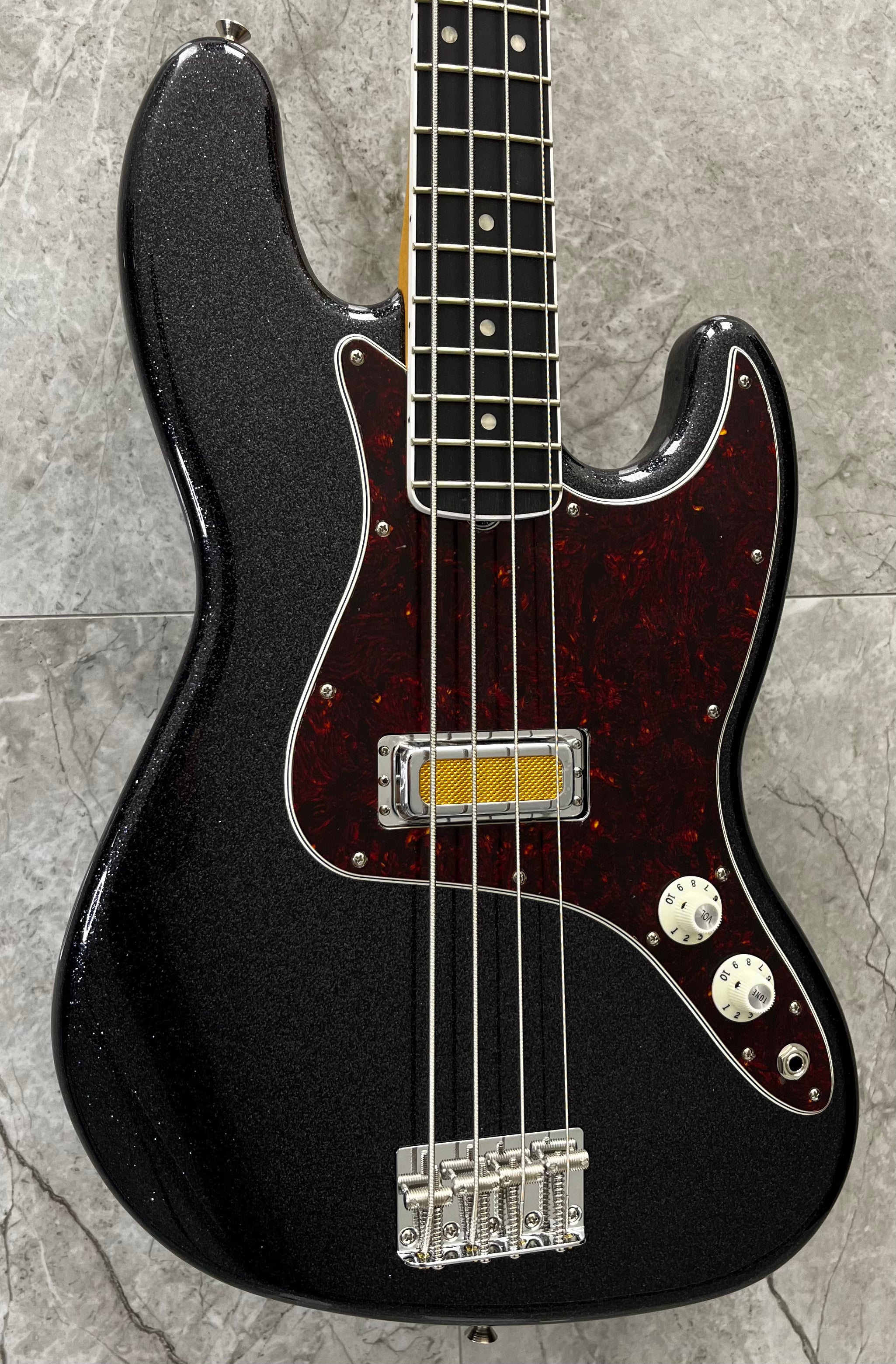 Fender Limited Edition Gold Foil Jazz Electric Bass Guitar Black Sparkle 0140711398 SERIAL NUMBER MX26031511 - 9 LBS 7 OZ