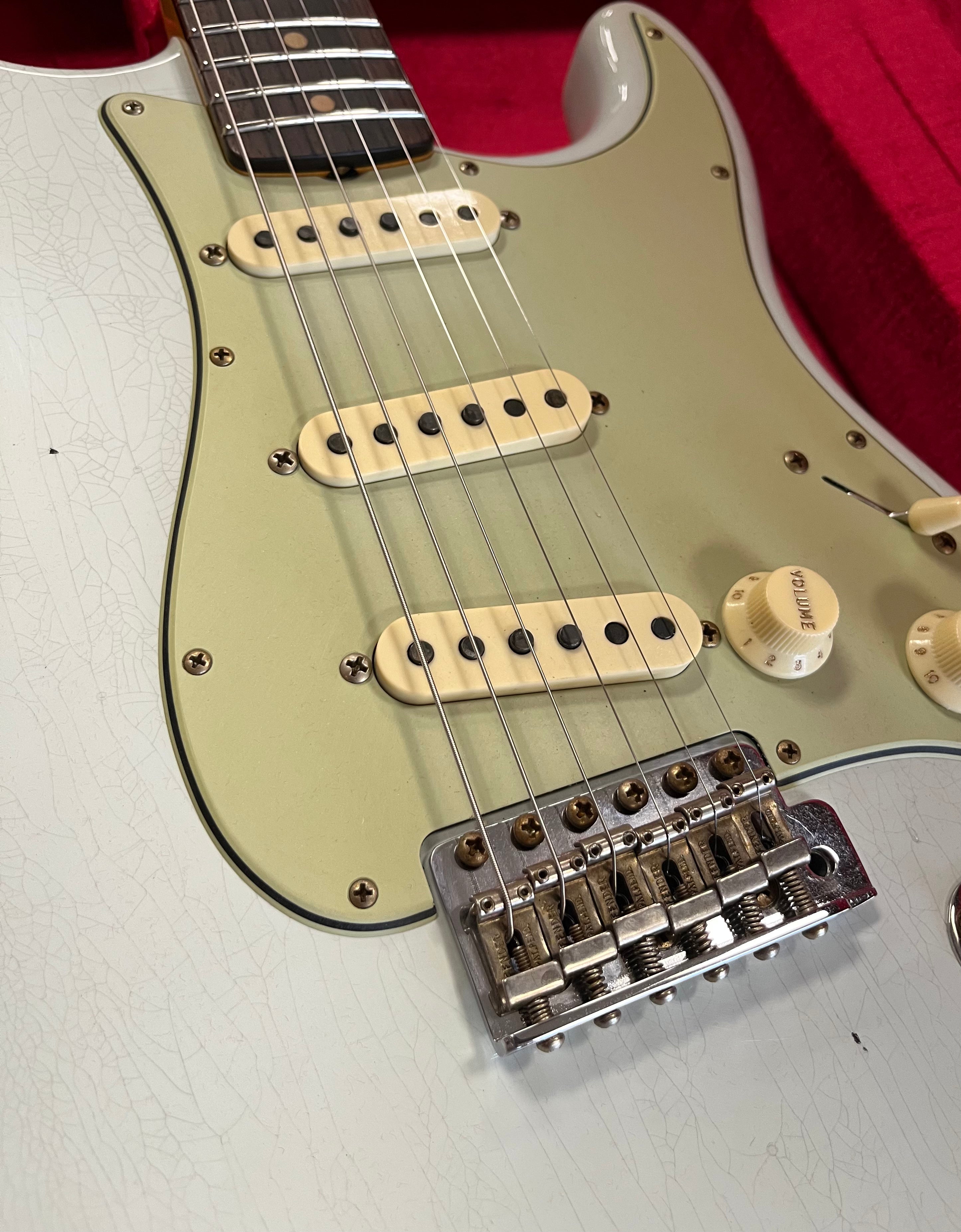 Battipenna Stratocaster color crema invecchiato Relic 1957 schema di montaggio Battipenna Stratocaster color crema invecchiato Relic 1957 schema di montaggio