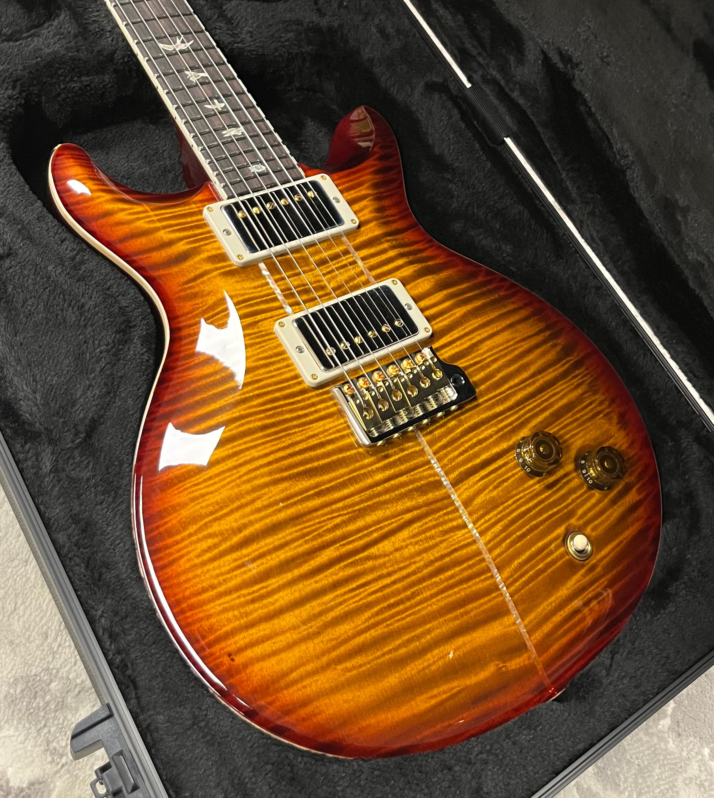 PRS USA SANTANA RETRO 10 TOP DARK CHERRY SUNBURST - HAND PICKED 0415522 W/ Hardshell SERIAL NUMBER 250415522 - 8.0 LBS