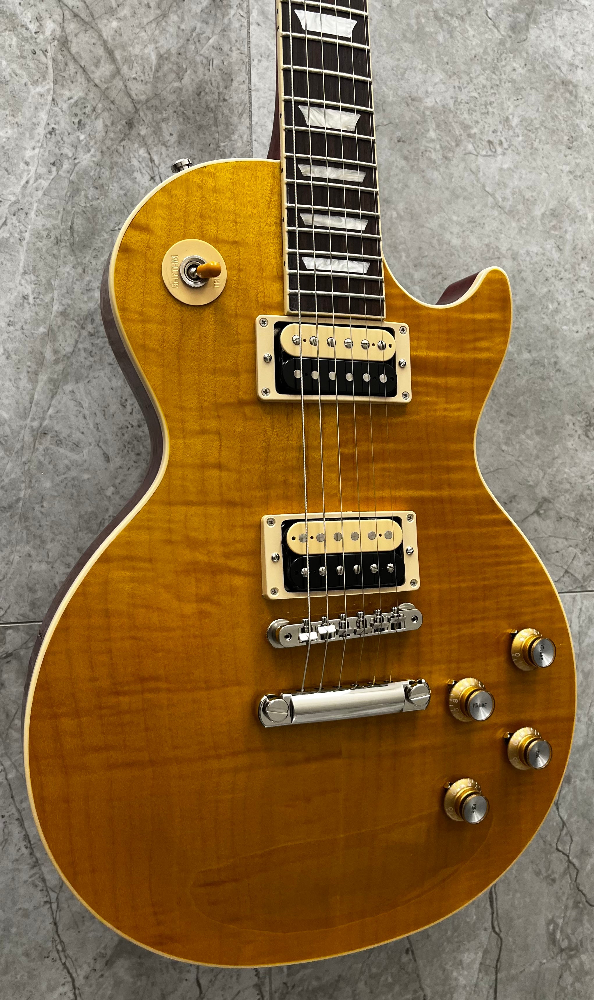 Gibson USA Slash Les Paul Standard LPSS00APNH Appetite Amber SERIAL NUMBER 230050028&nbsp;- 8 LBS 5 OZ