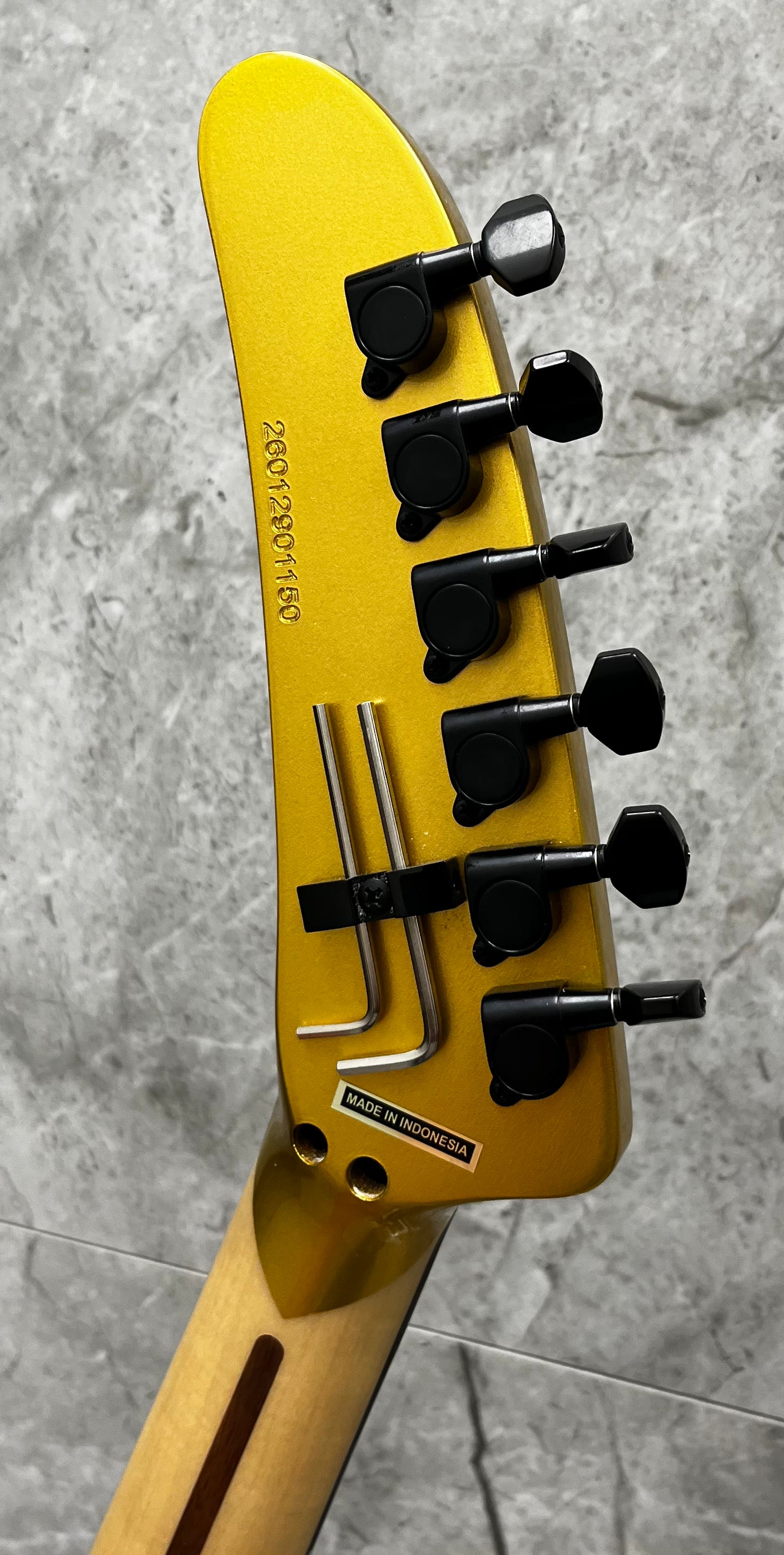 Kramer 50th Anniversary Series - Curated K5084 84 Gold Gloss Finish W/ GIG BAG SERIAL NUMBER 26012901150 - 8 LBS 3 OZ