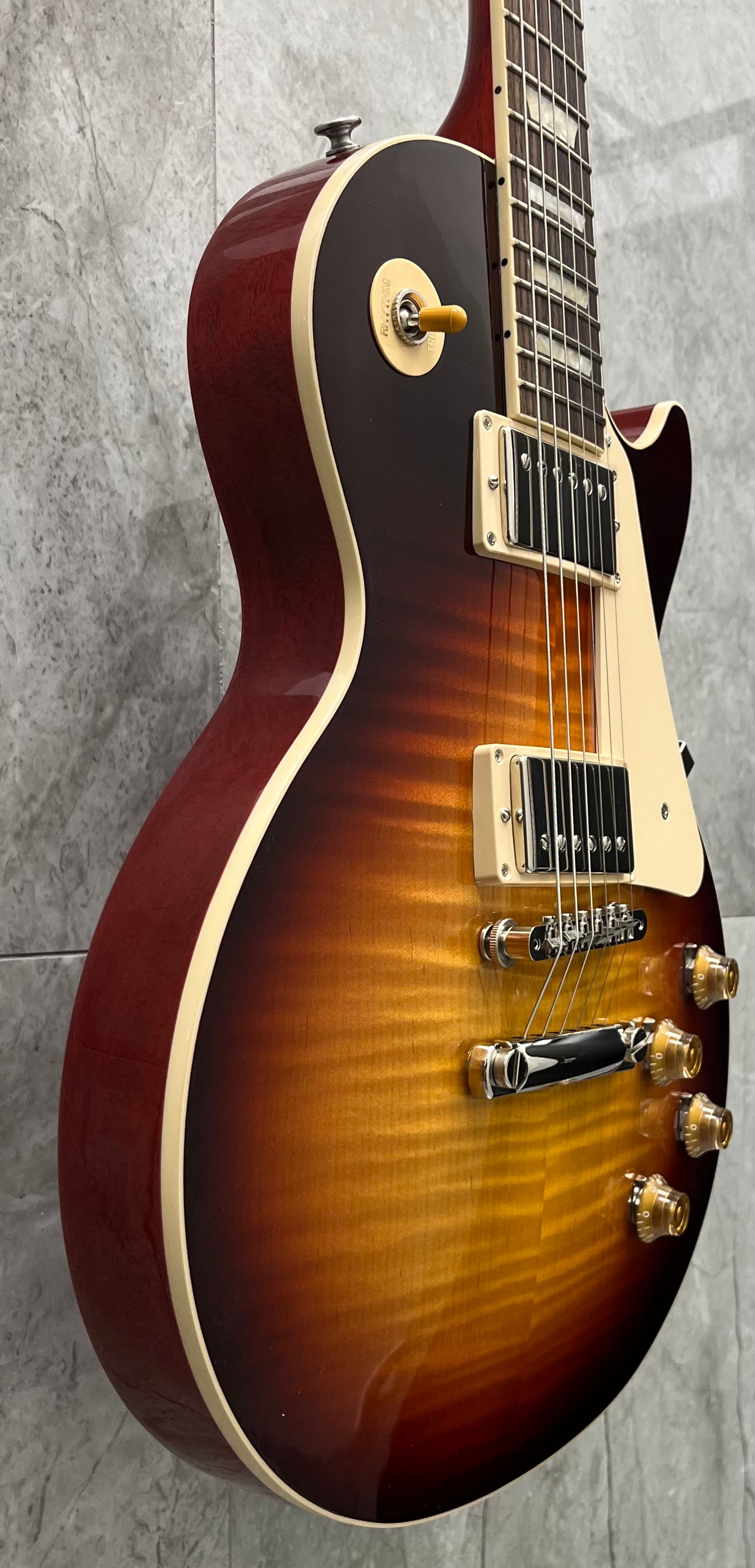 Gibson USA EXCLUSIVE Les Paul Standard 50s Limited Run AAA Flame Figured Top LPS5A22B8NH SERIAL NUMBER 233140120 - 9.4 LBS