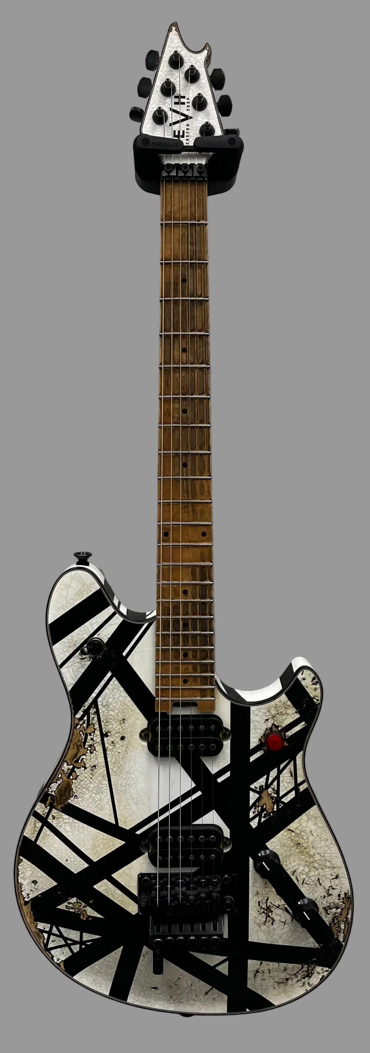 EVH USA CUSTOM SHOP STRIPED RELIC WOLFGANG WHITE / BLACK 5101025093 SERIAL NUMBER WG17791A - 8 LBS 6 OZ