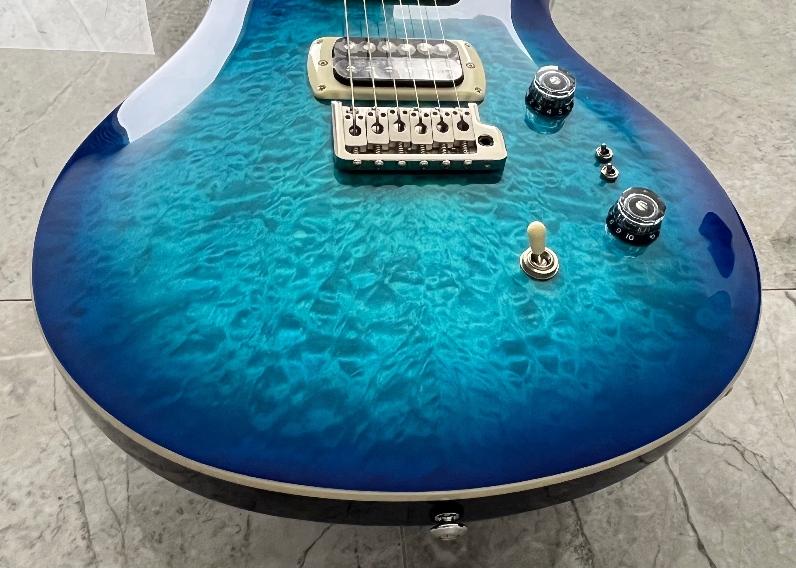 PRS GUITARS SE Custom 24-08 Quilt TOP Lake Blue 115995:LB SERIAL NUMBER CTIH054350 - 7 LBS 10 OZ