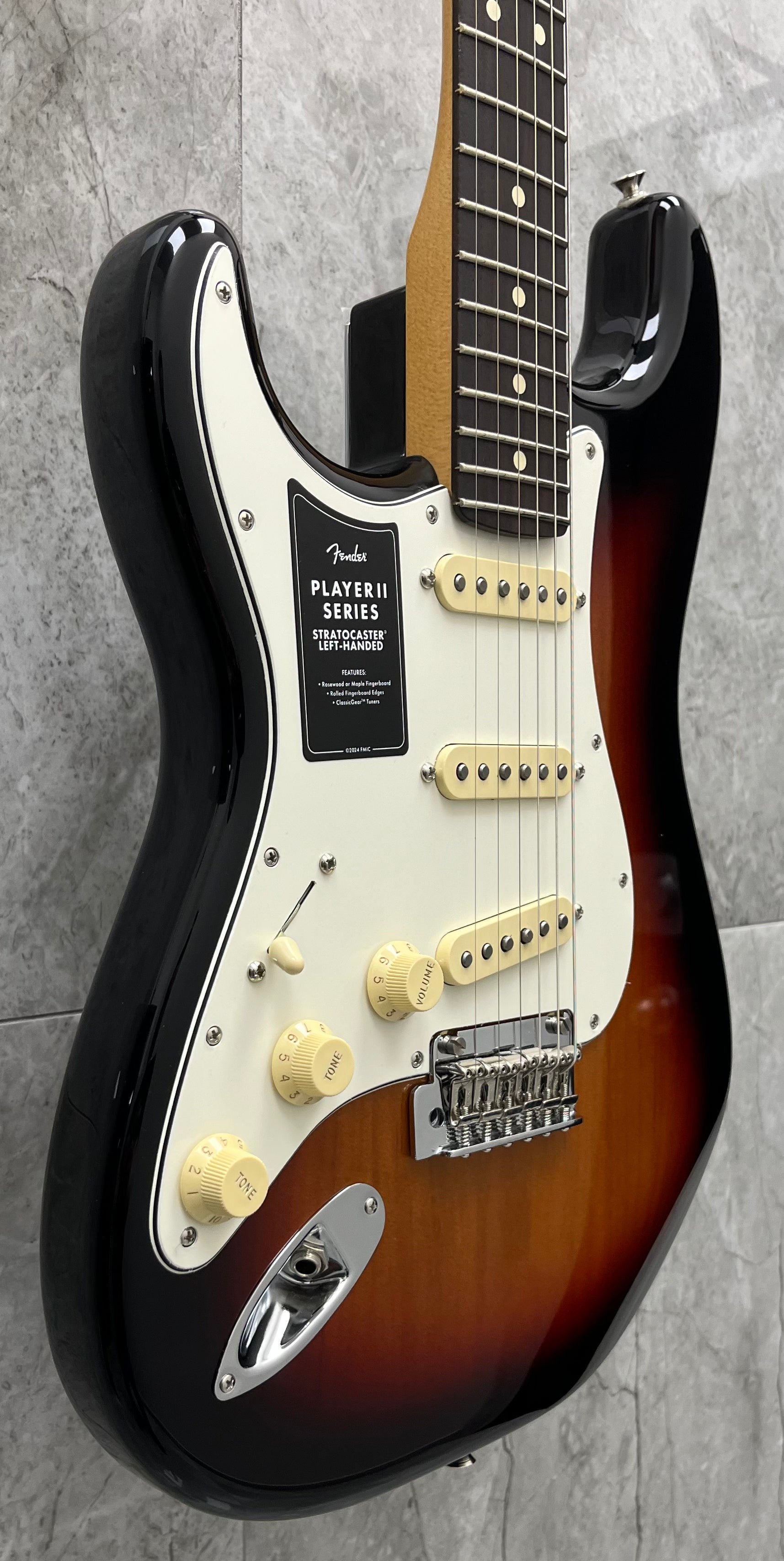 Fender Player II Stratocaster Left Hand, Rosewood Fingerboard, 3-Color Sunburst 0140530500 SERIAL NUMBER MX25003623 - 8.0 LBS