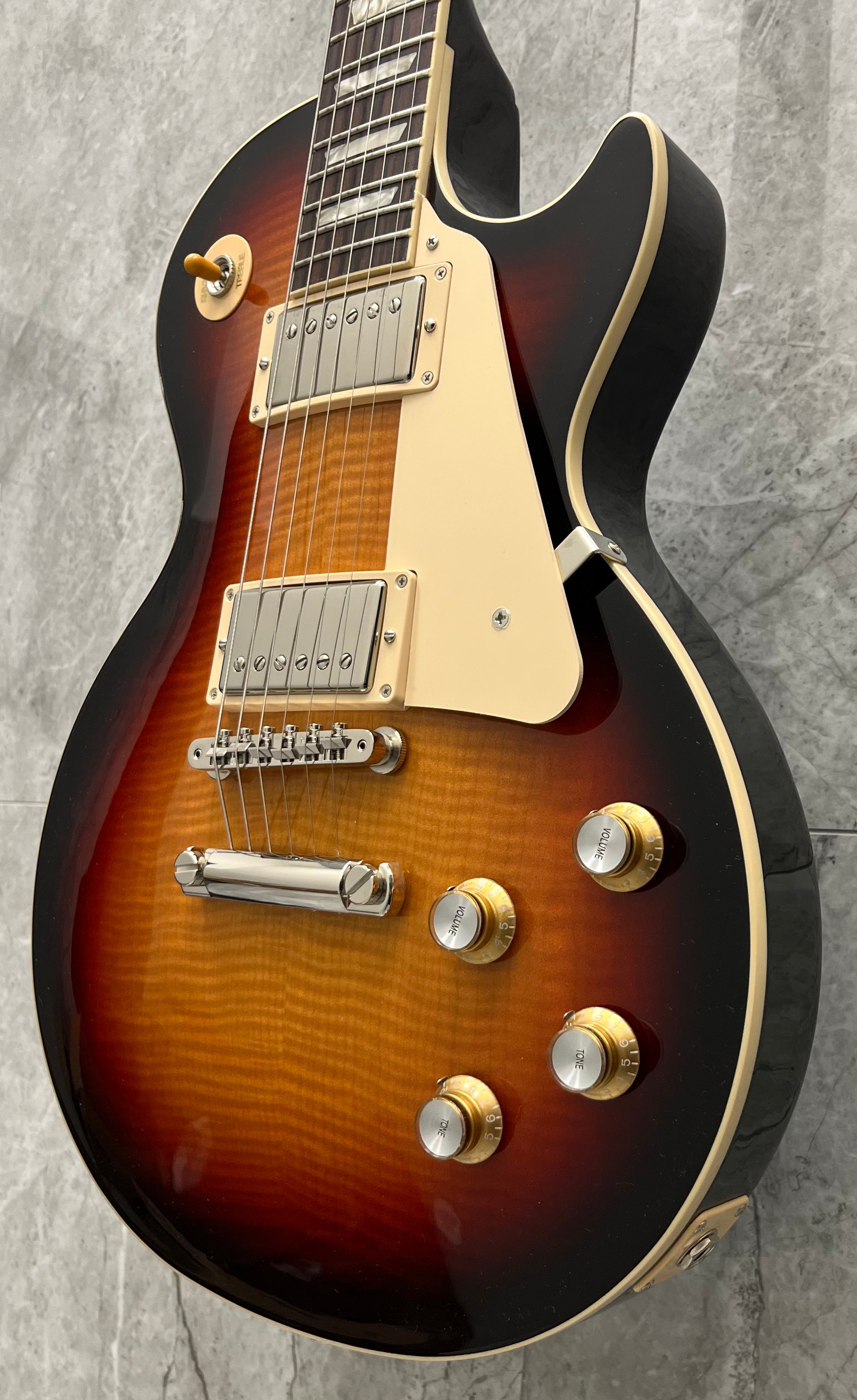 Gibson USA EXCLUSIVE Les Paul Standard 60s Limited Run AAA Flame Figured Top LPS6A23FINH SERIAL NUMBER 210240100 - 8.8 LBS