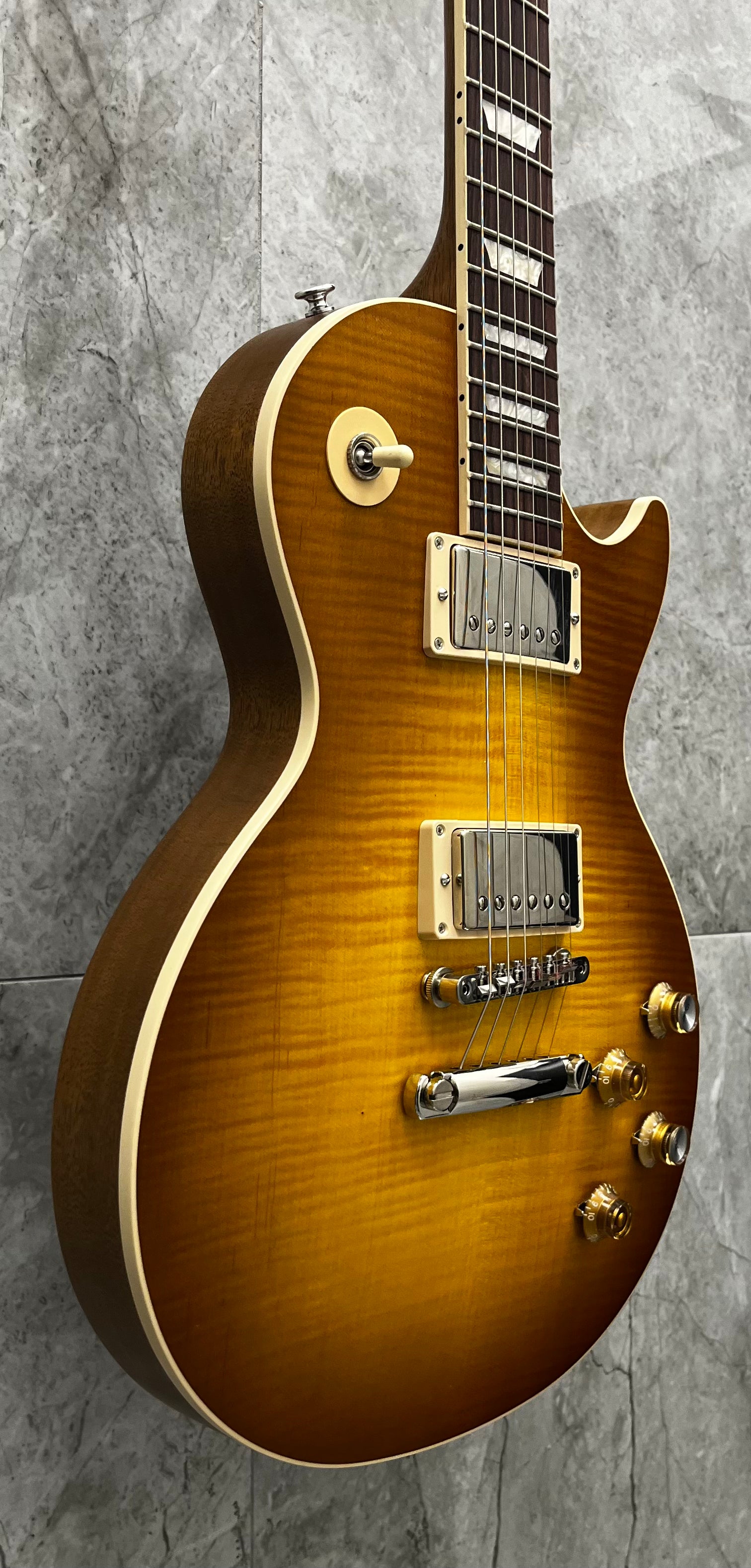 Gibson USA Kirk Hammett Greeny Les Paul Standard LPSKH00GGNH SERIAL NUMBER 210160106 - 9.0 LBS