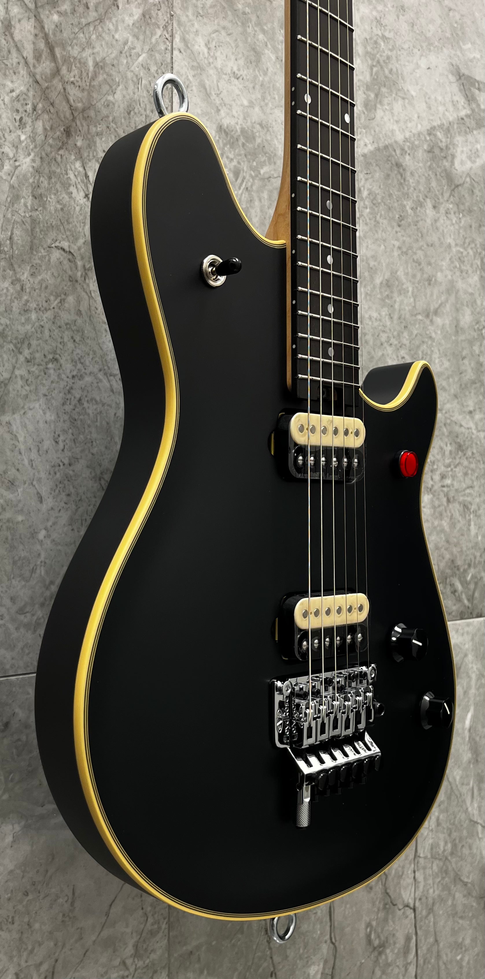 EVH MADE IN JAPAN MIJ Series EVH Signature Wolfgang Ebony Fingerboard Stealth MODEL 5108000868 SERIAL NUMBER JFE2500131 - 8 LBS 8 OZ