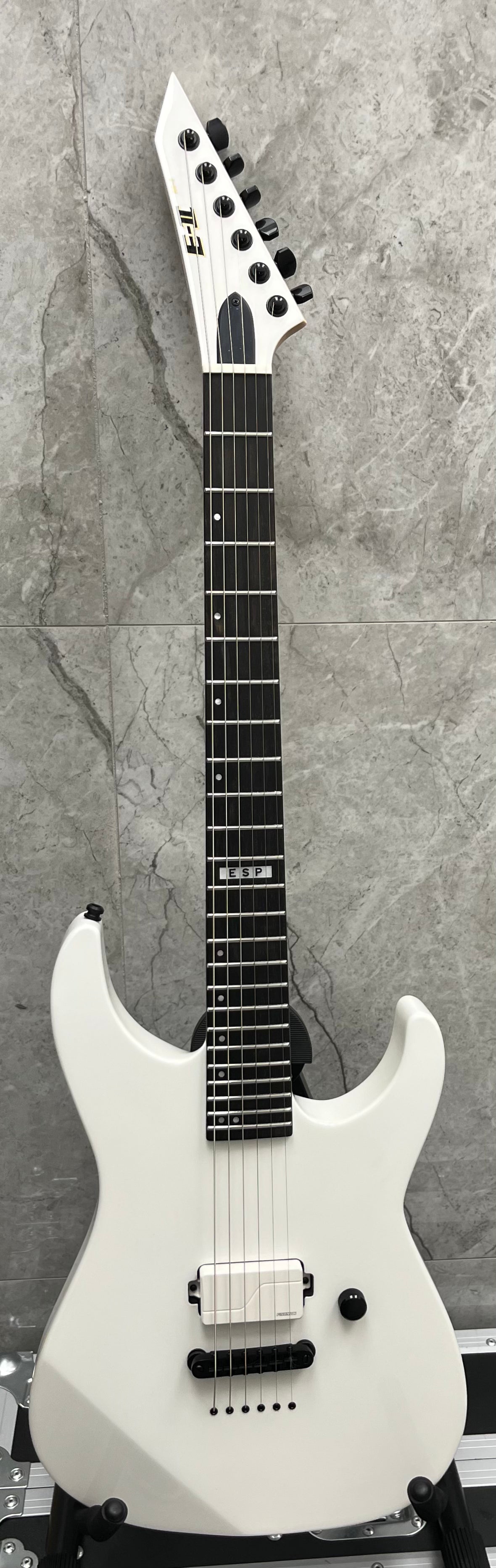 ESP EII E-II M-I MI MADE IN JAPAN NECK THRU NT Electric Guitar, Snow White EIIMINTSW SERIAL NUMBER ES6952253 - 7 LBS 9 OZ