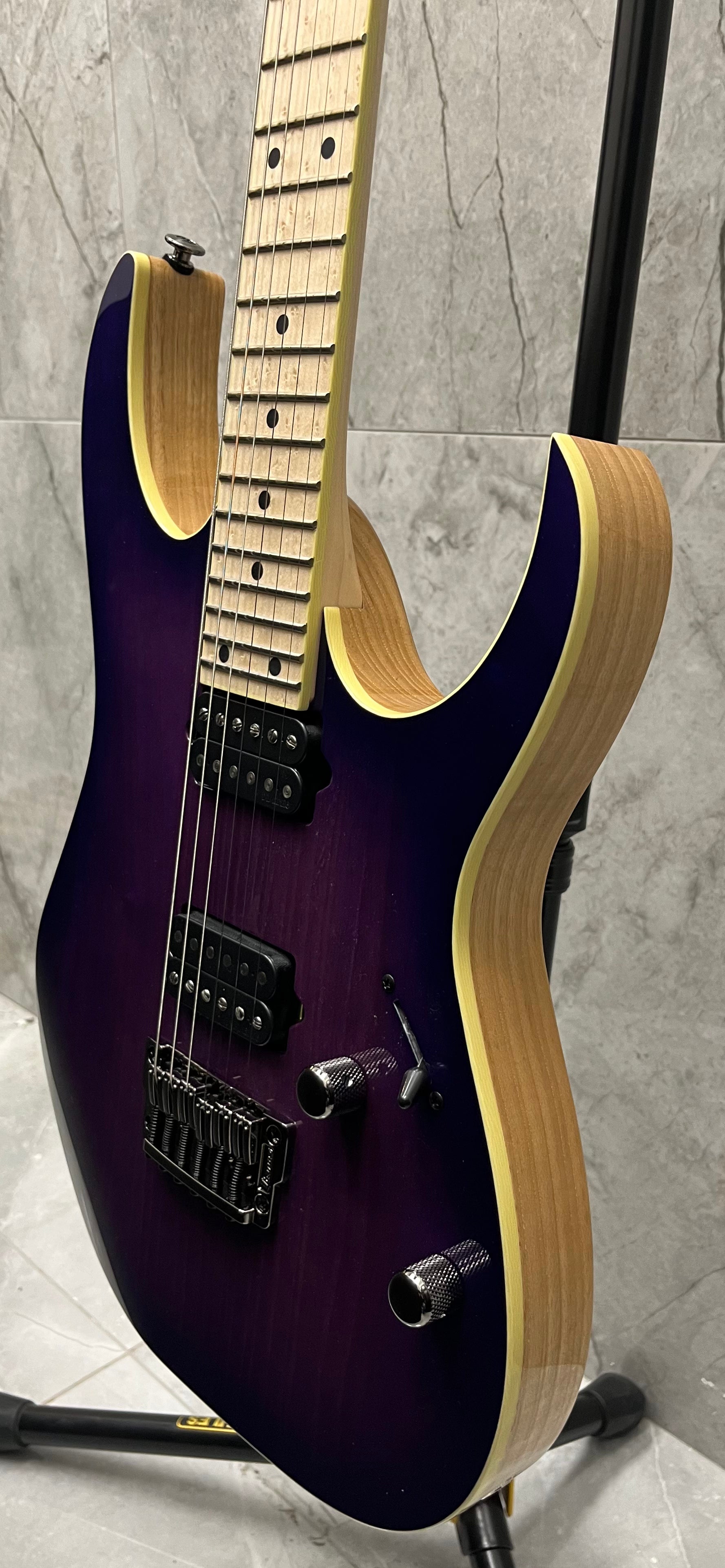 Ibanez RG Prestige Made in Japan 6 string Electric Guitar w/Case - Royal Plum Burst RG652AHMFXRPB