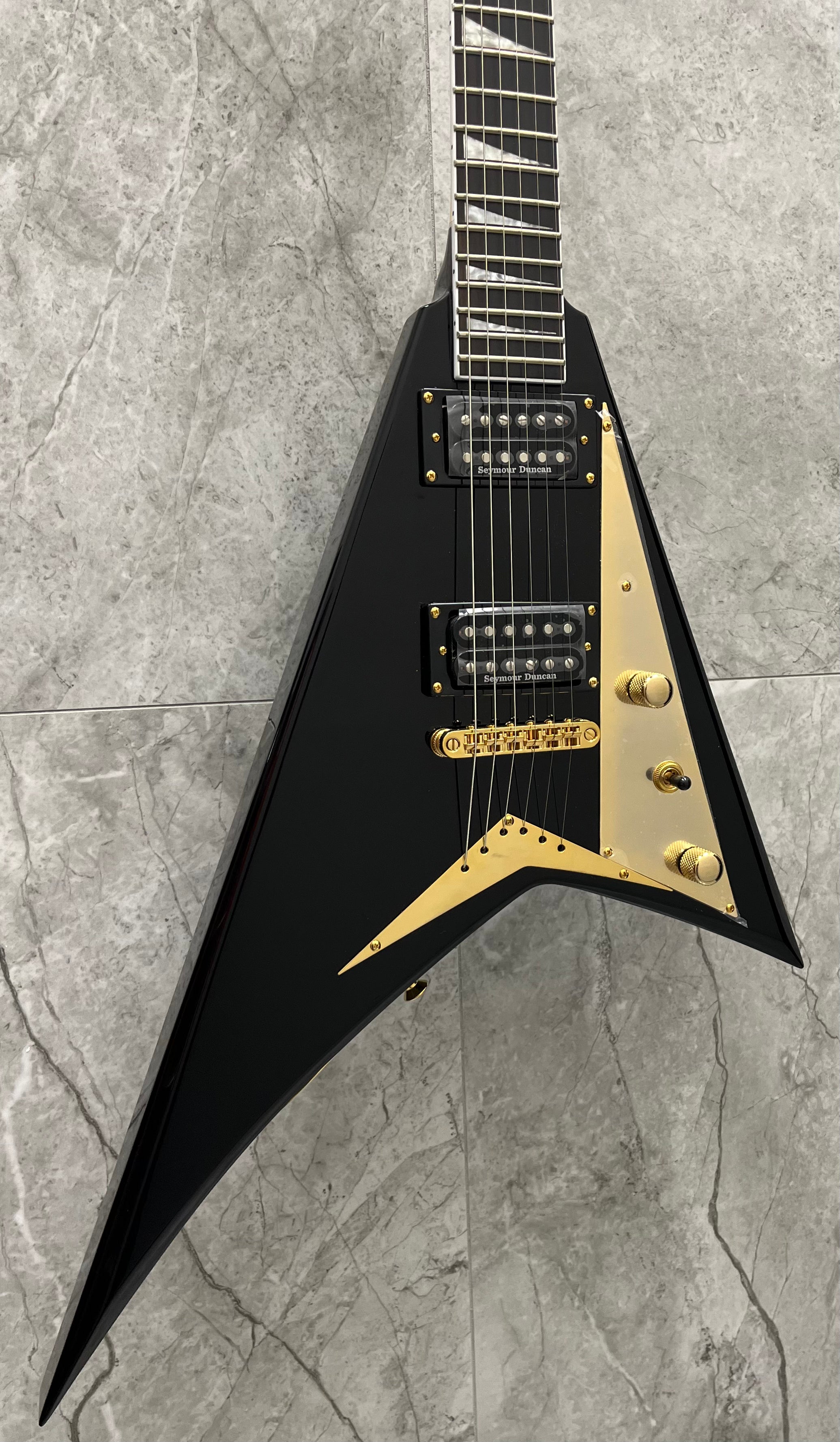 Jackson Pro Rhoads RRT-5 Ebony Fingerboard, Gloss Black 2914331503 SERIAL NUMBER ISJ2403665 - 6.6 LBS