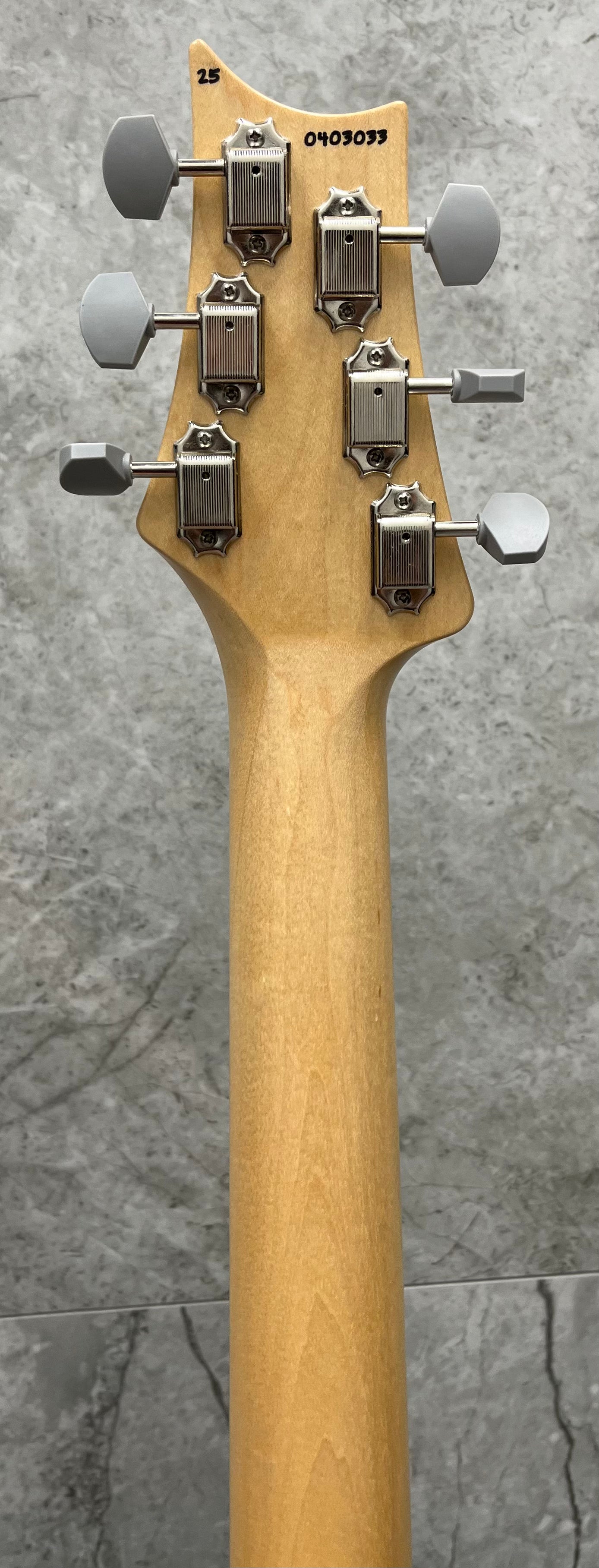 PRS Guitars USA Silver Sky Satin 82 - Faded Black Tee - Satin 113036::82: SERIAL NUMBER 25 0403033 - 7.2 LBS
