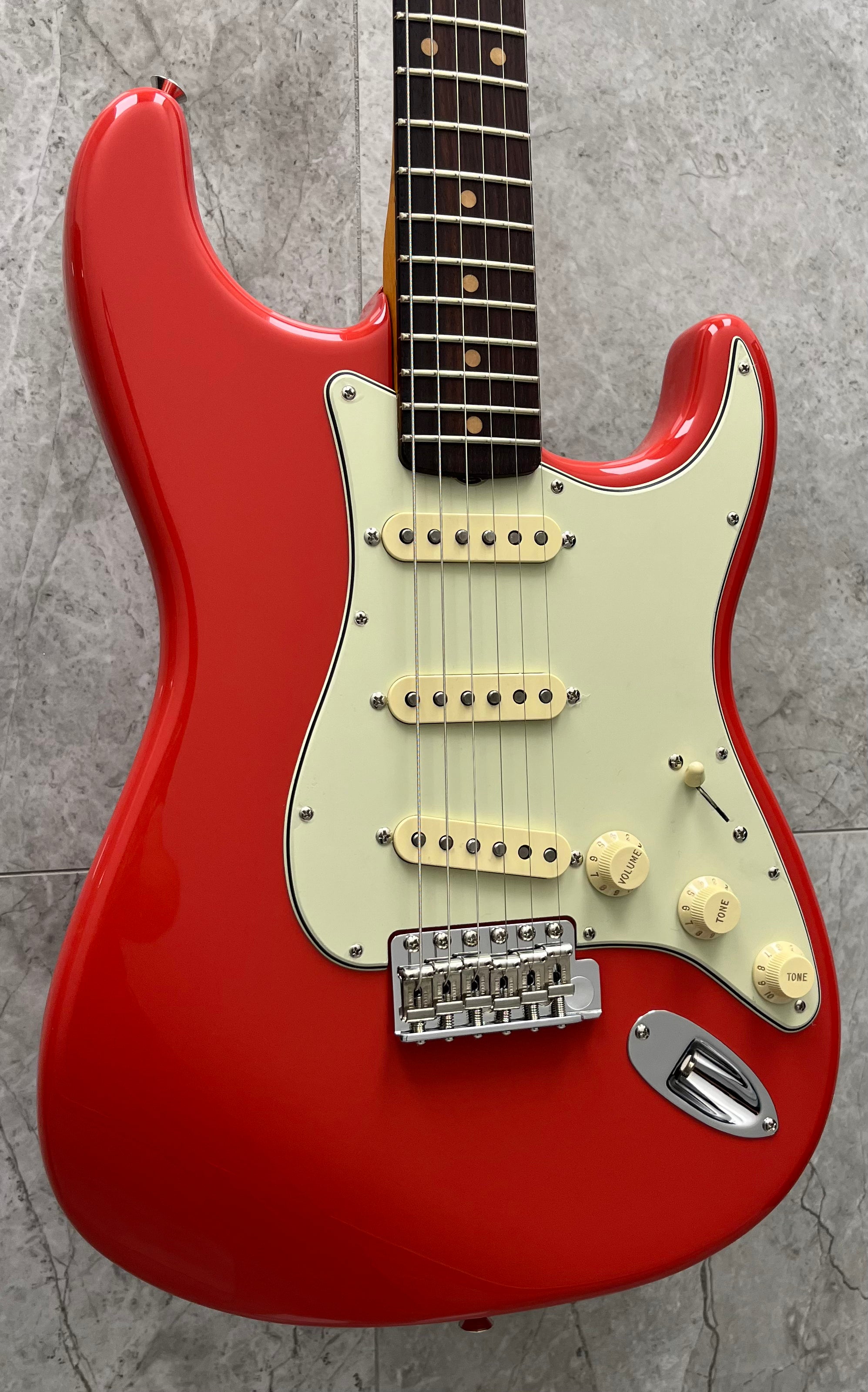 Fender Limited Edition Dealer Exclusive Slab Rosewood American Vintage II 1961 Stratocaster, Rosewood Fingerboard - Fiesta Red 0170250840 SERIAL NUMBER V2558505 - 8 LBS 1 OZ