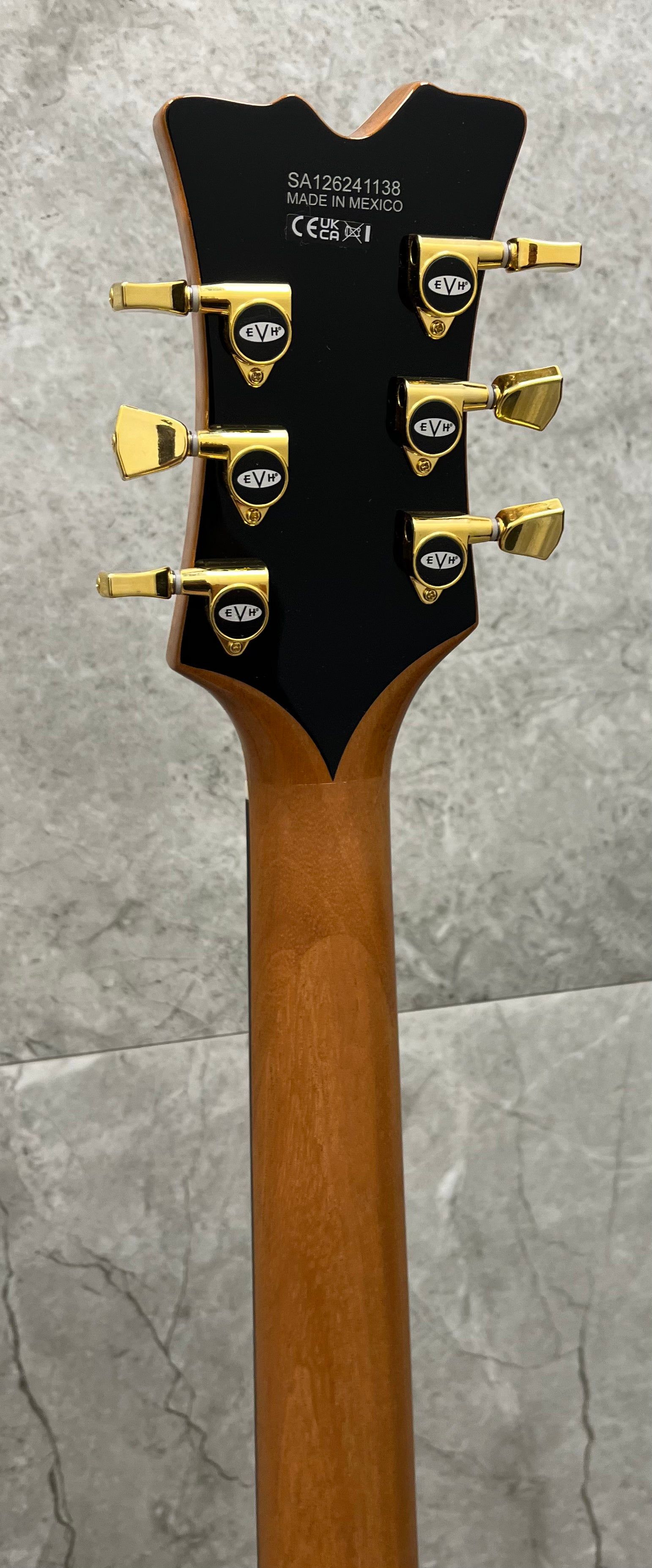 EVH SA-126 Special SEMI HOLLOW BODY QM, Tobacco Sunburst 5107726893 USED SPECIAL SERIAL NUMBER SA126241138 - 8.0 LBS