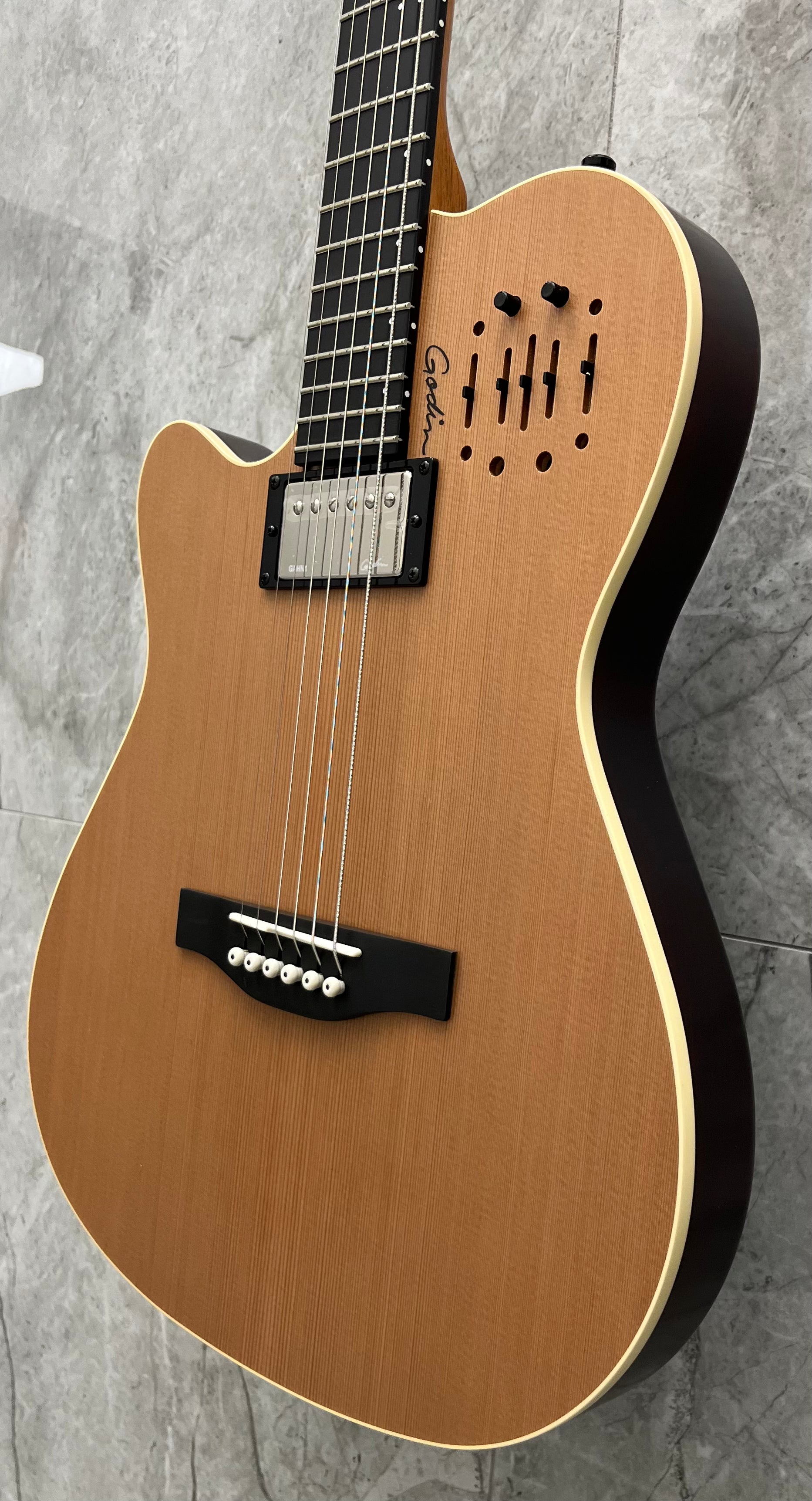 Godin Made in Canada A6 ULTRA Natural SG Left Handed 036752