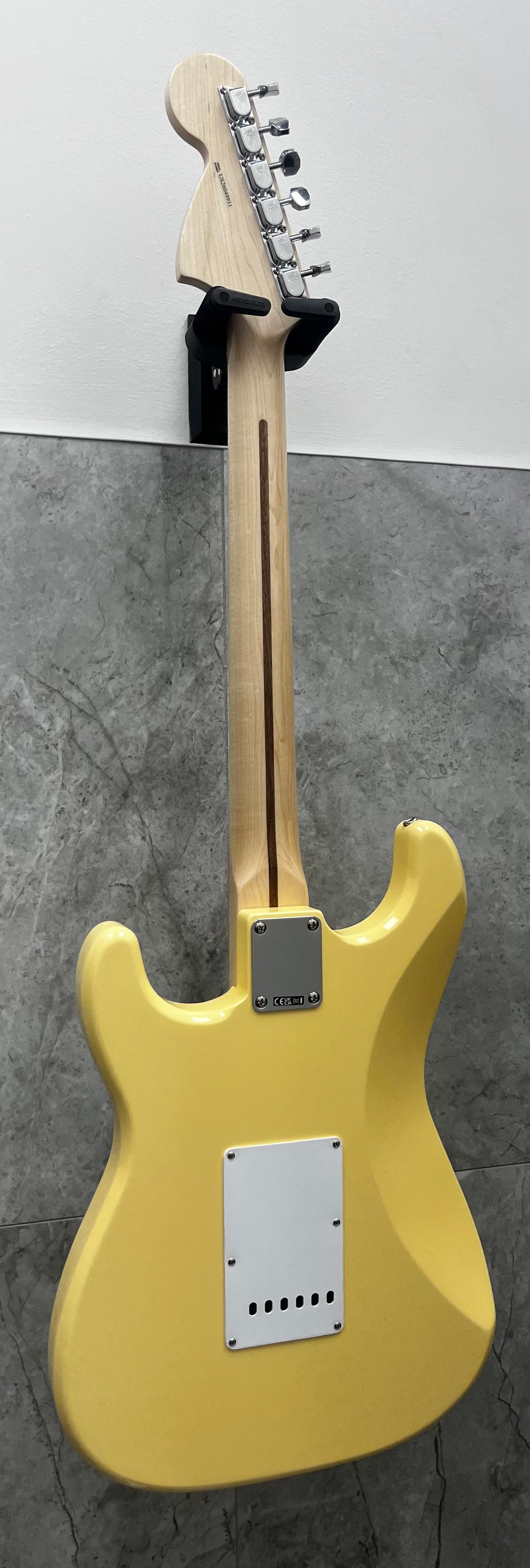 Fender USA Yngwie Malmsteen Stratocaster Scalloped Maple Fingerboard Vintage White 0107112841 SERIAL NUMBER US26049931 - 7 LBS 14 OZ