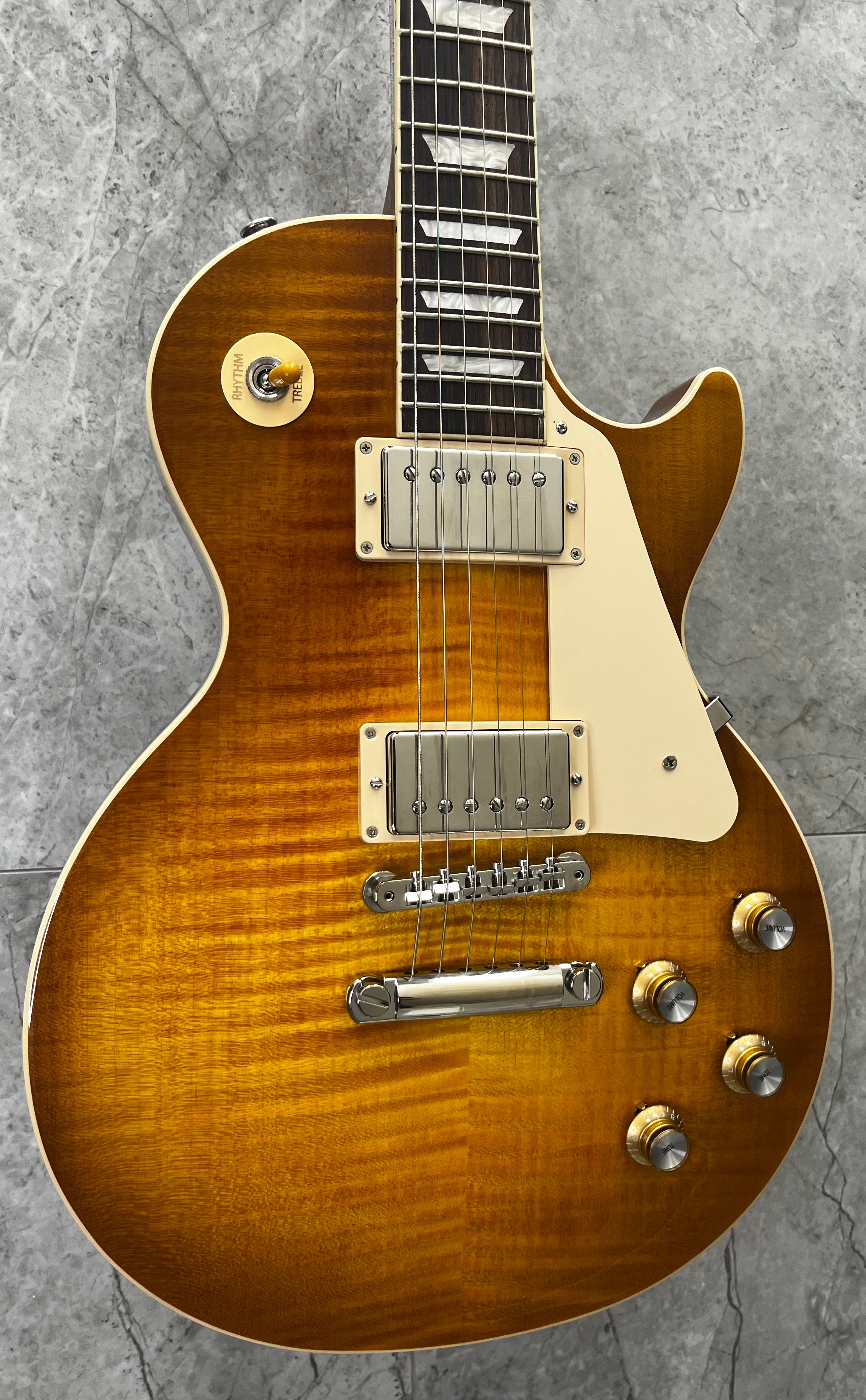 Gibson USA Les Paul Standard 60s AAA Figured Top Honey Lemon Burst LPS6G24HDNH SERIAL NUMBER 226950055 - 9.0 LBS