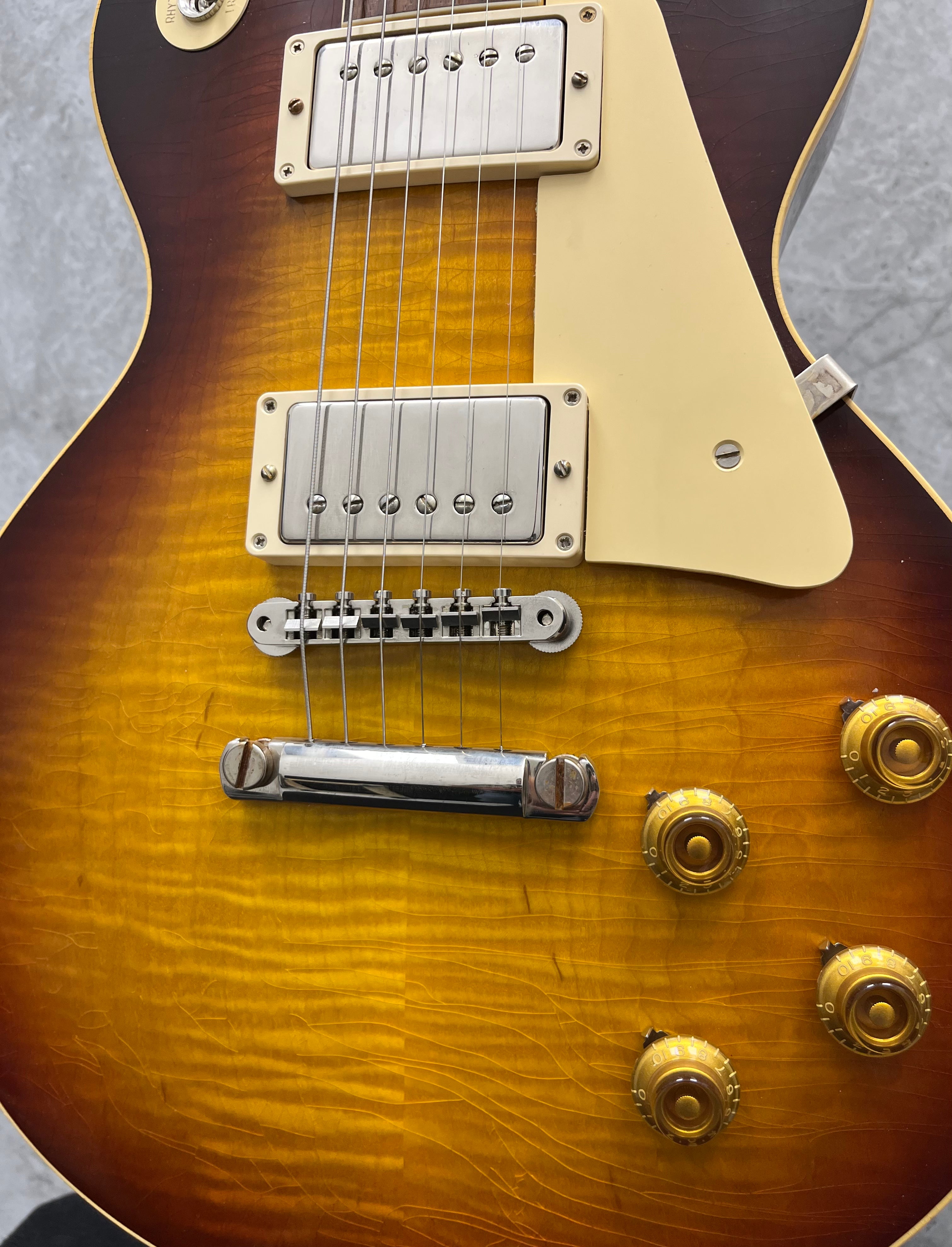 Gibson Custom Shop Murphy Lab 1959 Les Paul Standard Ultra Lite Aged Southern Fade Burst LPR59ULSFNH