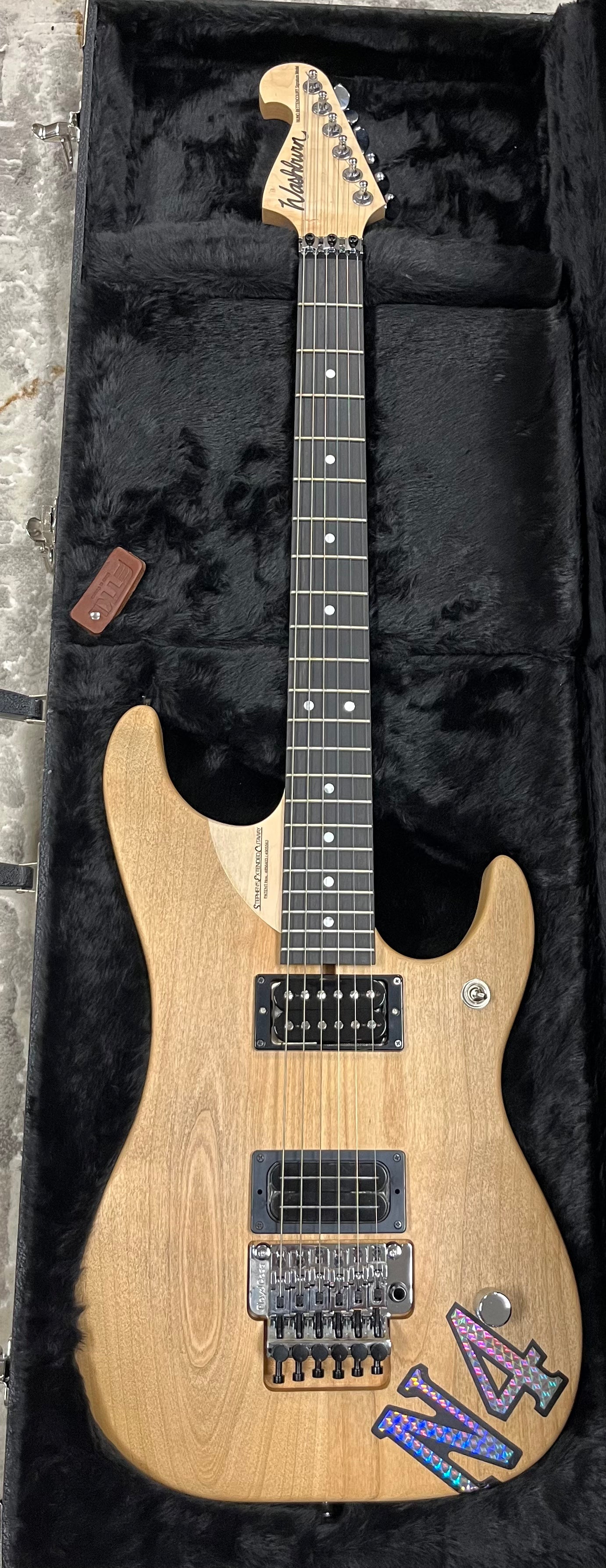 Washburn USA Nuno Bettencourt N4 Vintage Natural Distressed Washburn USA Nuno Bettencourt N4 Vintage Natural Distressed