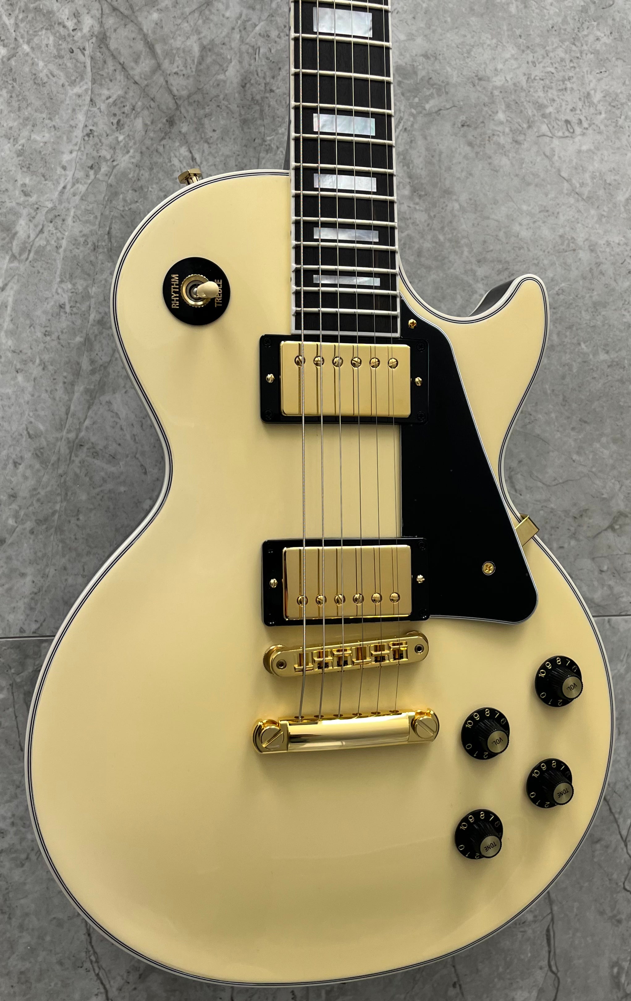 Gibson USA Les Paul Custom 70s Edition Buttercream LPCU700BCGH SERIAL NUMBER 202150251 - 9 LBS 9 OZ