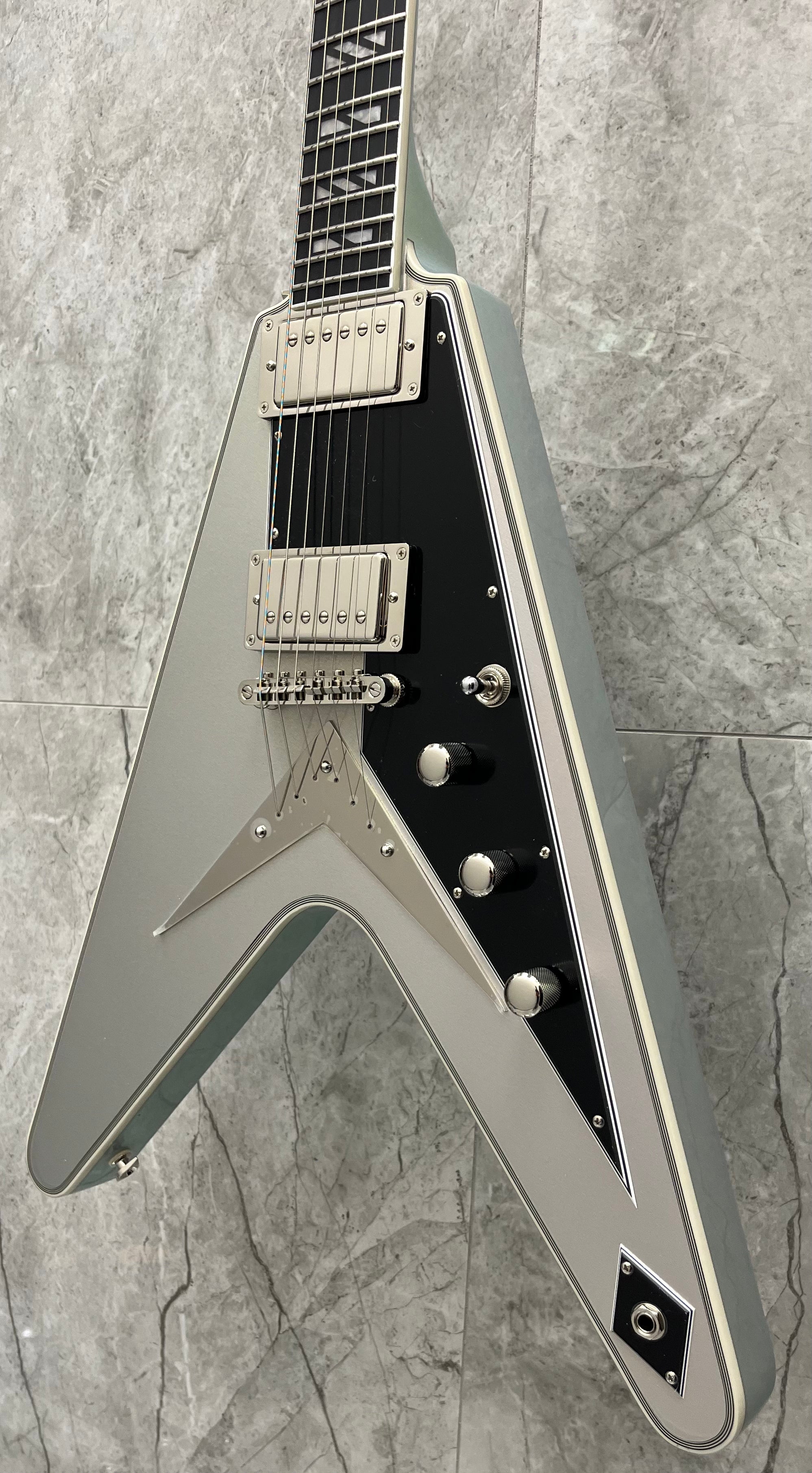 Epiphone Futura Flying V Custom W/ Stainless Steel Frets and Gig Bag Quicksilver Shift EIFFVCQSSNH SERIAL NUMBER 25111525626 - 7 LBS 11 OZ
