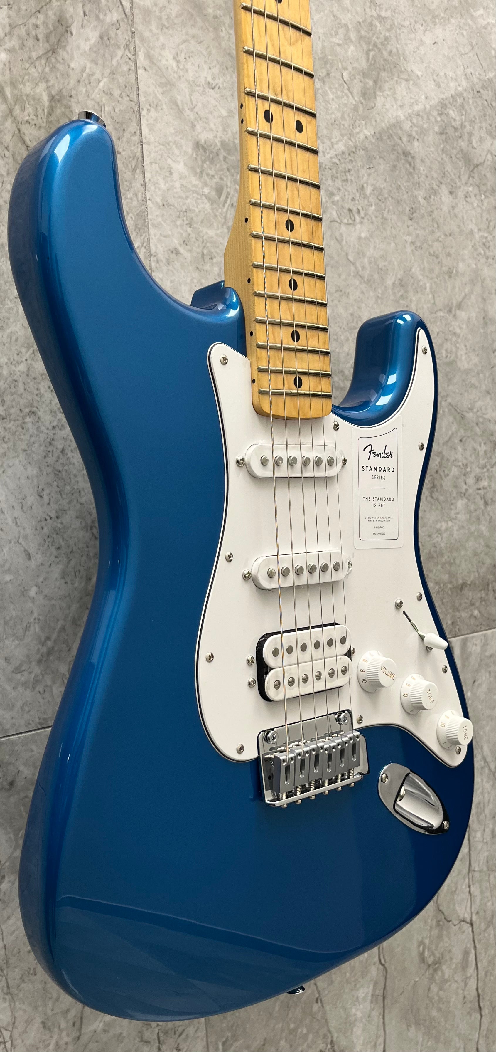 FENDER Standard Stratocaster HSS, Maple Fingerboard  Aqua Marine Metallic 0266420560 NEW 2025 MODEL SERIAL NUMBER ICF24000944 - 8.2 LBS