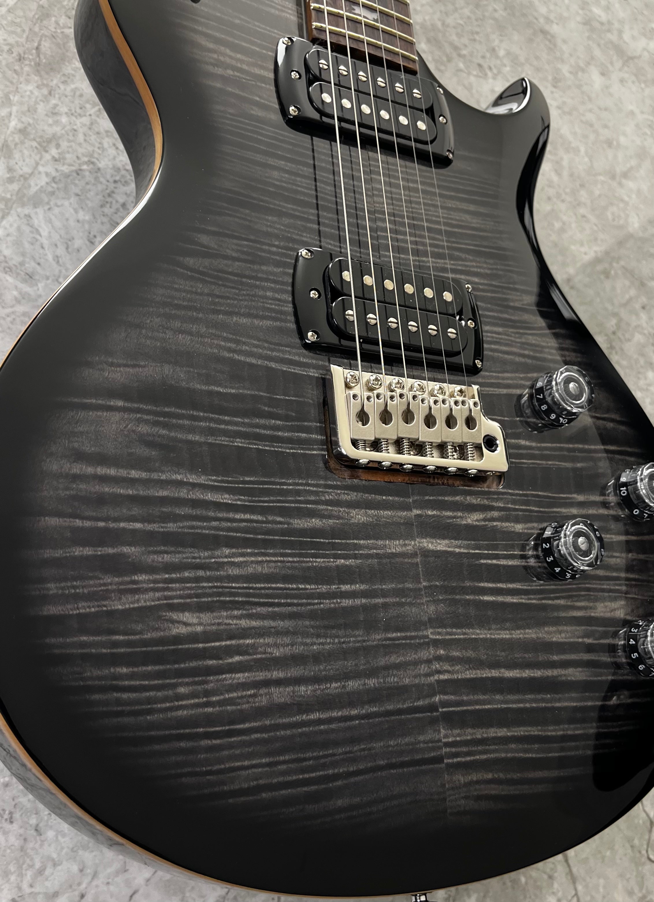 PRS Guitars SE Mark Tremonti Electric Guitar with Gigbag - Charcoal Burst 116004::CA SERIAL NUMBER CTII004721 - 8 LBS 15 OZ