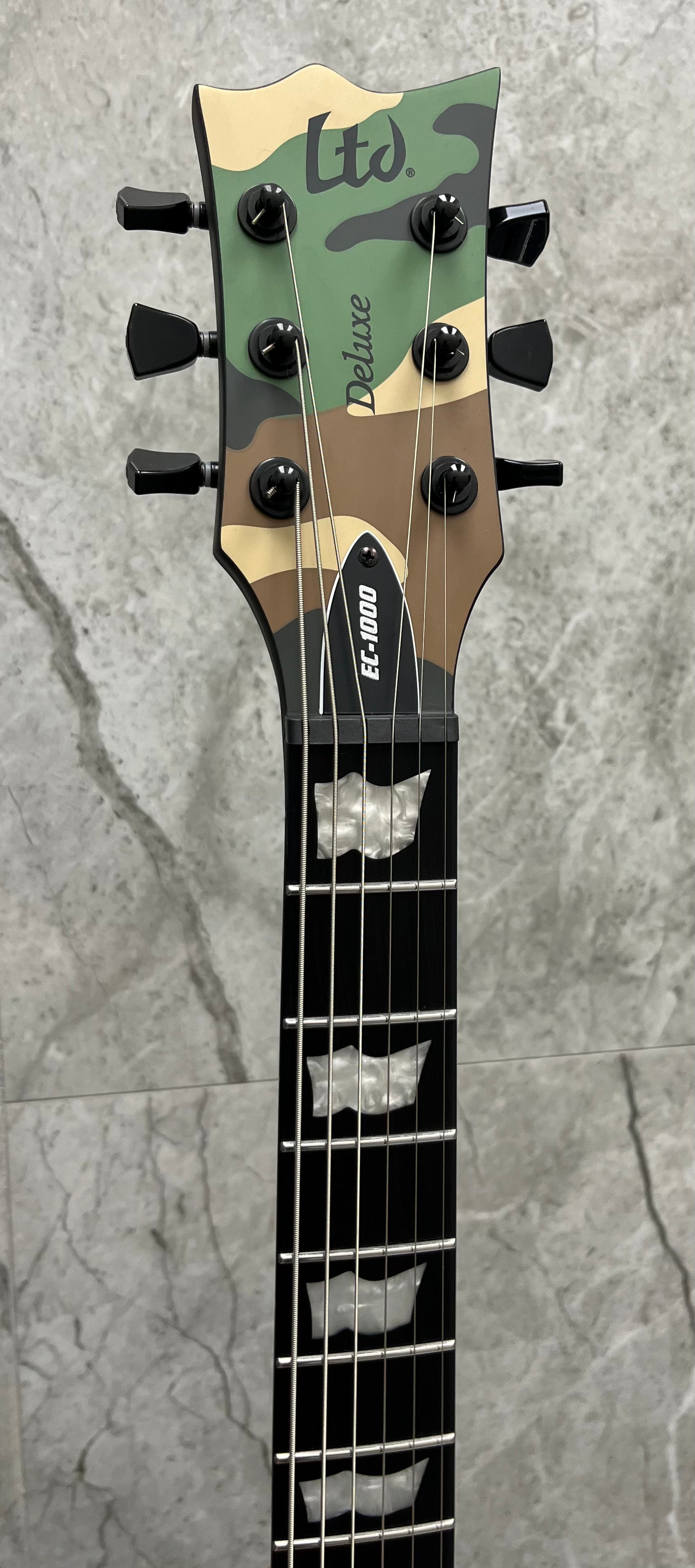 ESP LTD EC-1000 EC1000 FISHMAN PICKUPS AND STAINLESS STEEL FRETS Woodland Camo Satin LEC1000WCS PLAYER GRADE - SERIAL NUMBER W23103106 - 7 LBS 4 OZ