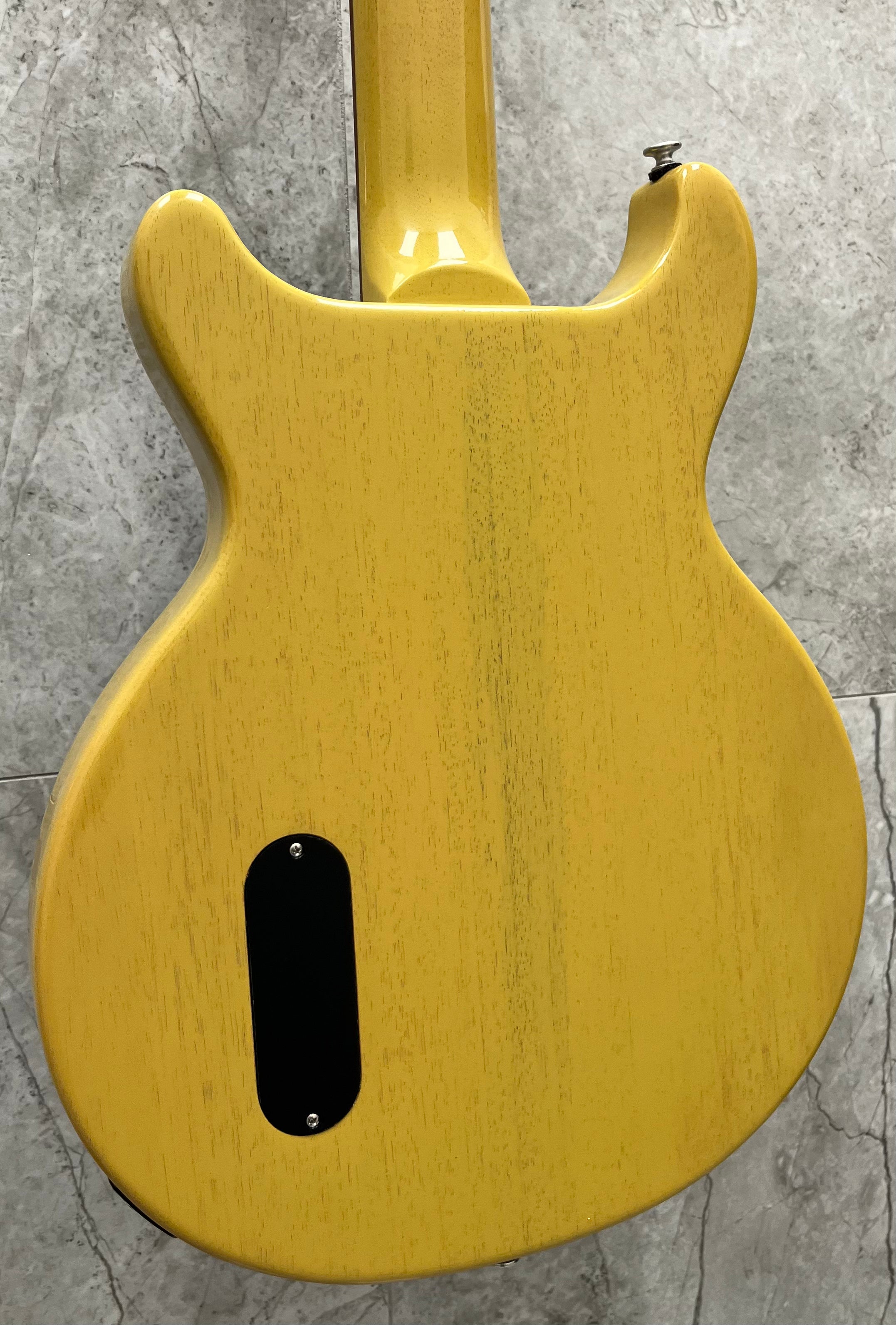 Gibson USA Les Paul Junior Double Cut Electric Guitar with Hardshell Case - TV Yellow LPJD00TVNH SERIAL NUMBER 212250197 - 6 LBS 11 OZ