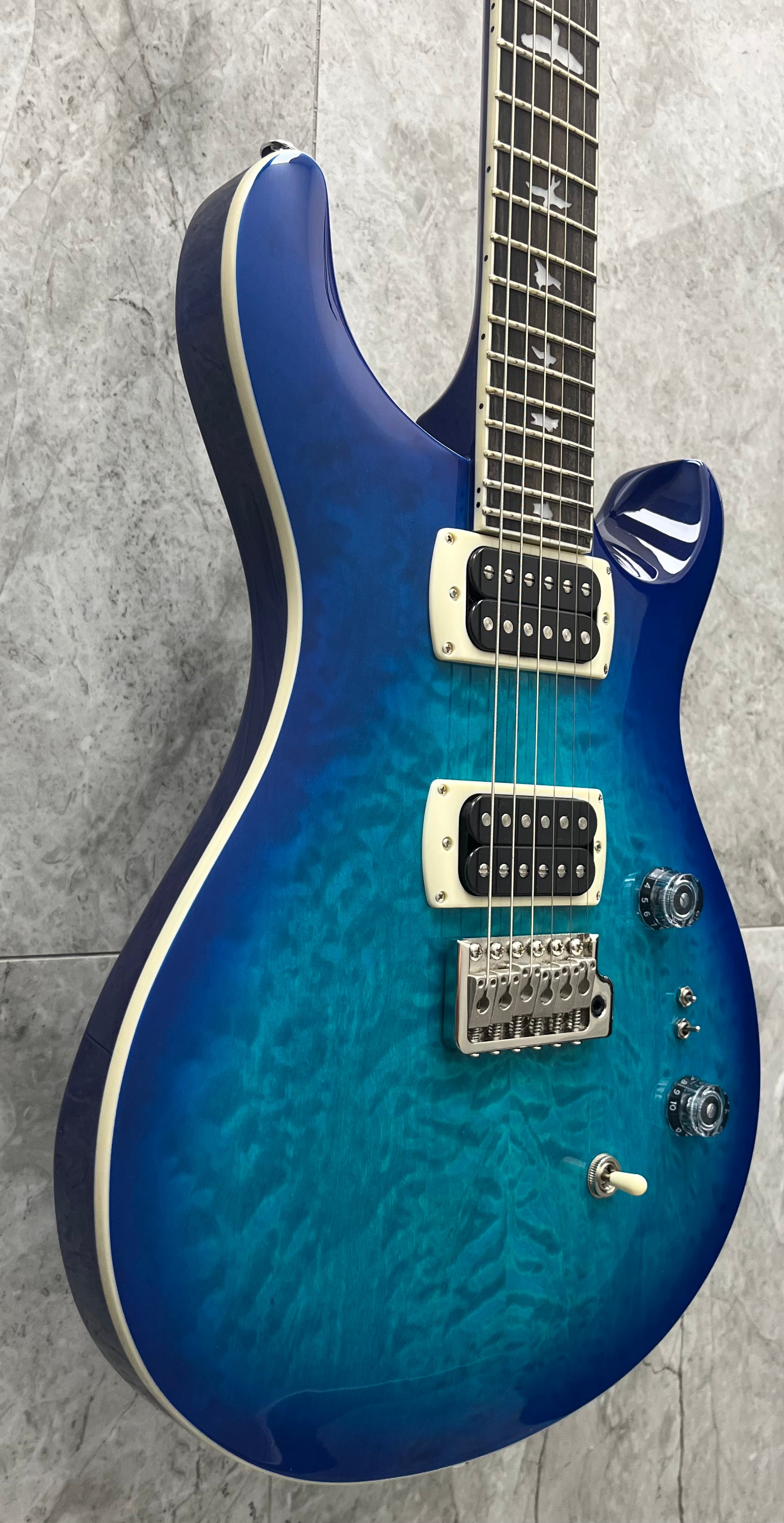 PRS GUITARS SE Custom 24-08 Quilt TOP Lake Blue 115995:LB SERIAL NUMBER CTIH052986 - 7 LBS 9 OZ