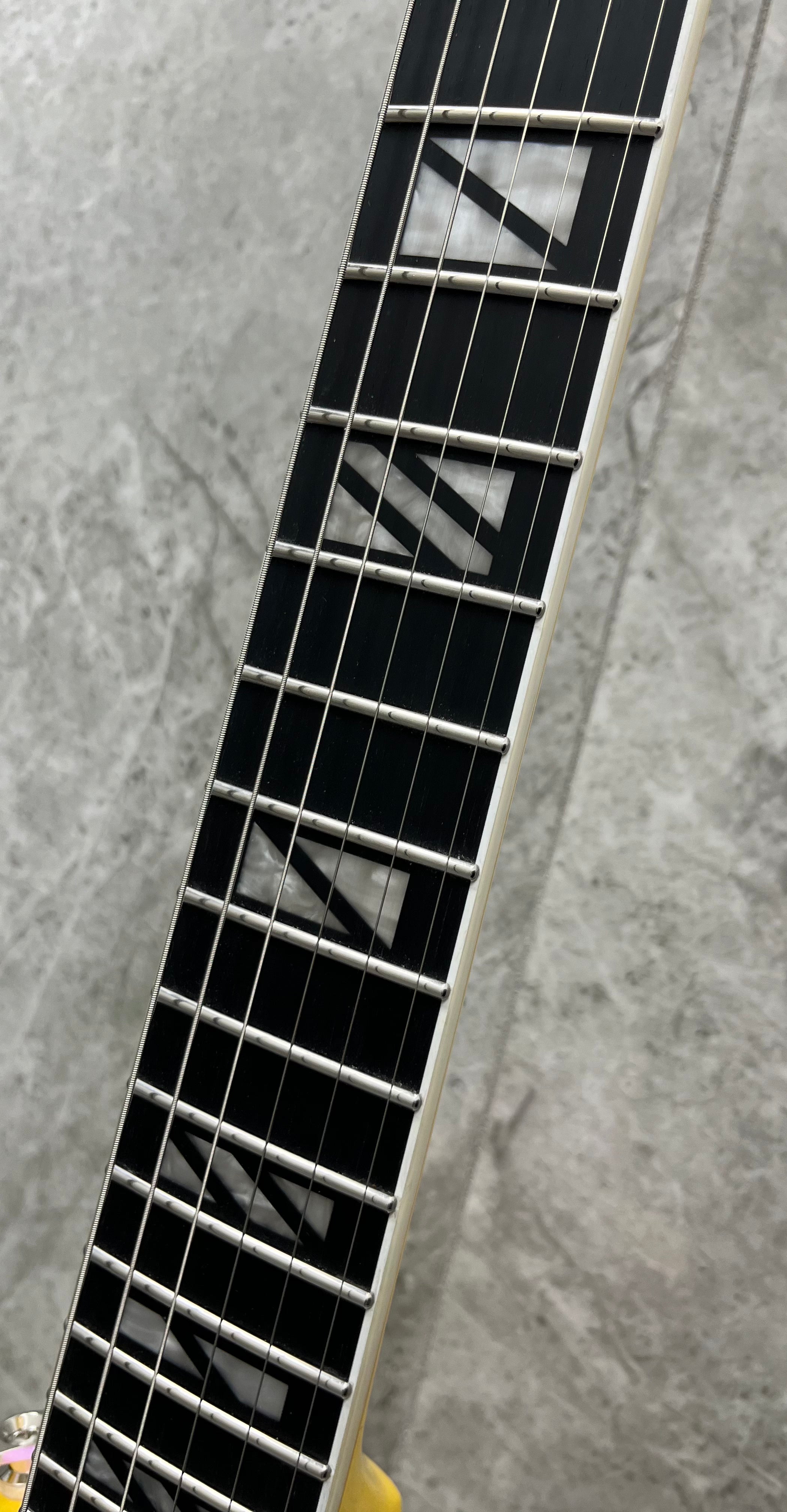 Epiphone Futura Flying V Custom Stainless Steel Frets Solaris Shift W/ GIG BAG EIFFVCSLSNH SERIAL NUMBER 25111526099 - 7 LBS 10 OZ
