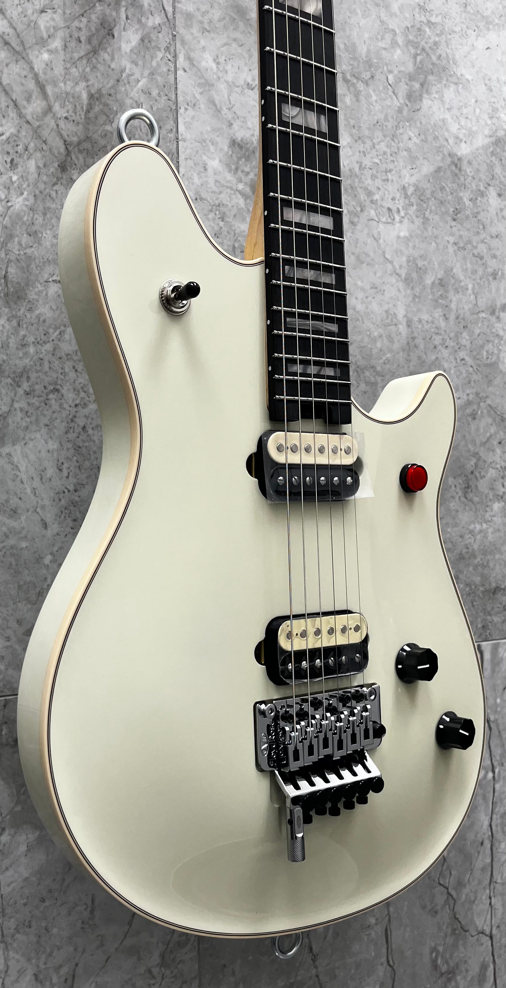 EVH Wolfgang MADE IN THE USA Edward Van Halen Signature Ebony Fingerboard Ivory 5107921849 SERIAL NUMBER WG17735A - 8 LBS 3 OZ