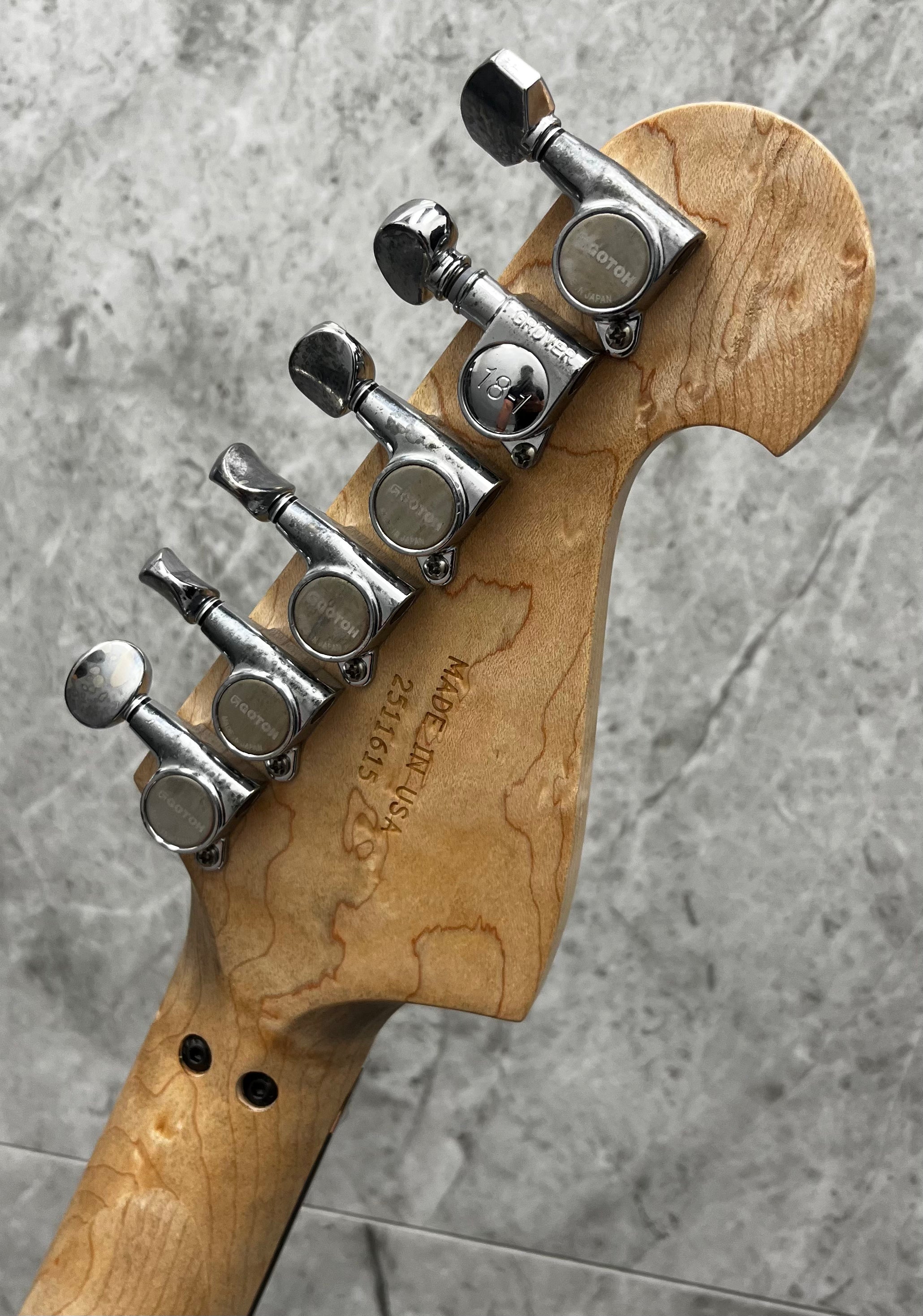 Washburn N4 Authentic Nuno Bettencourt MADE IN THE USA Signature Guitar N4AUTHENTIC-D SERIAL NUMBER 2511615 - 7 LBS 2 OZ