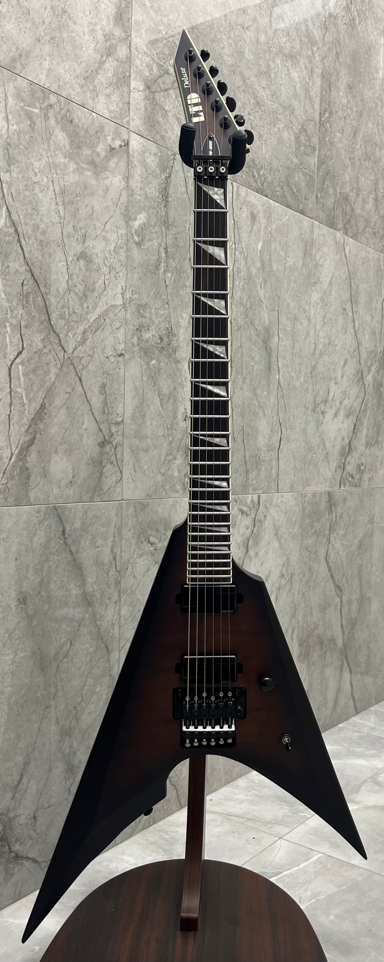 ESP LTD ARROW1000 Arrow-1000 LTD Deluxe V Shape 6 String Electric Guitar, Dark Brown Sunburst Satin LARROW1000QMDBSBS SERIAL NUMBER W24021605 - 7 LBS 4 OZ