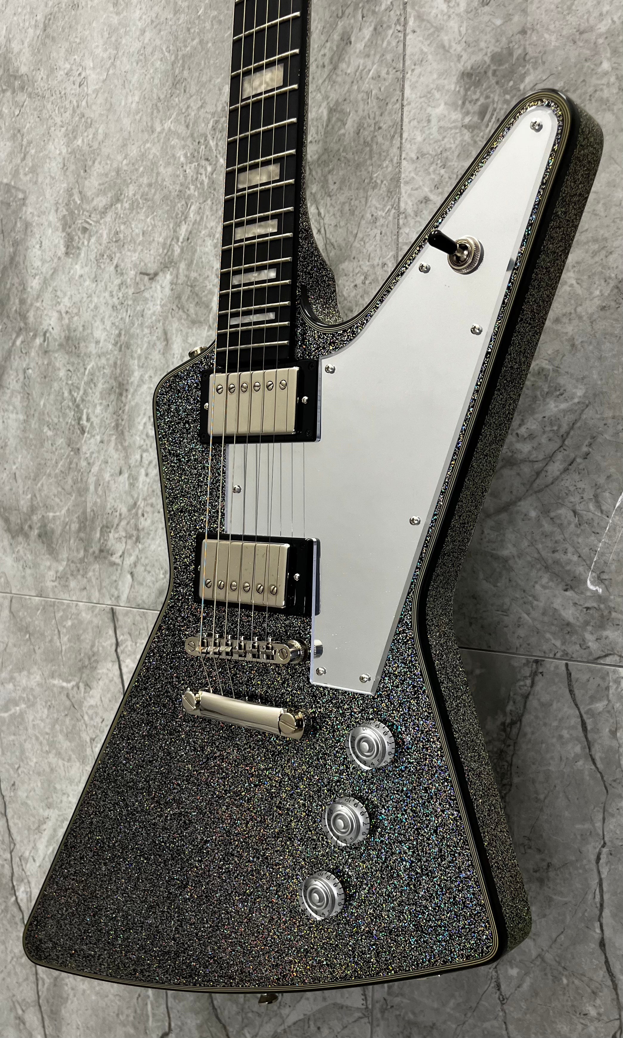 Epiphone Inspired by Gibson Lzzy Hale Explorer Custom w/ HARDSHELL CASE EILHEXDSNH SERIAL NUMBER 26031521368 - 8 LBS 5 OZ