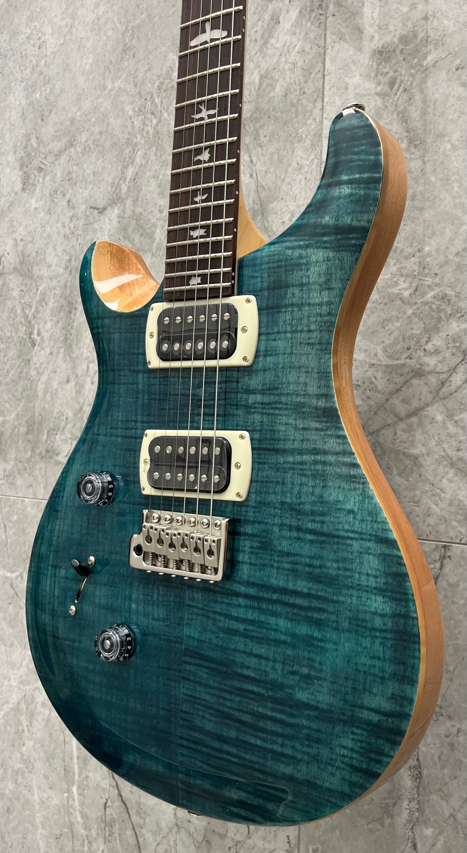 PRS Guitars Se Custom 24 Left Handed – Slate Blue 115979:SB SERIAL NUMBER CTIH064790 - 7 LBS 4 OZ