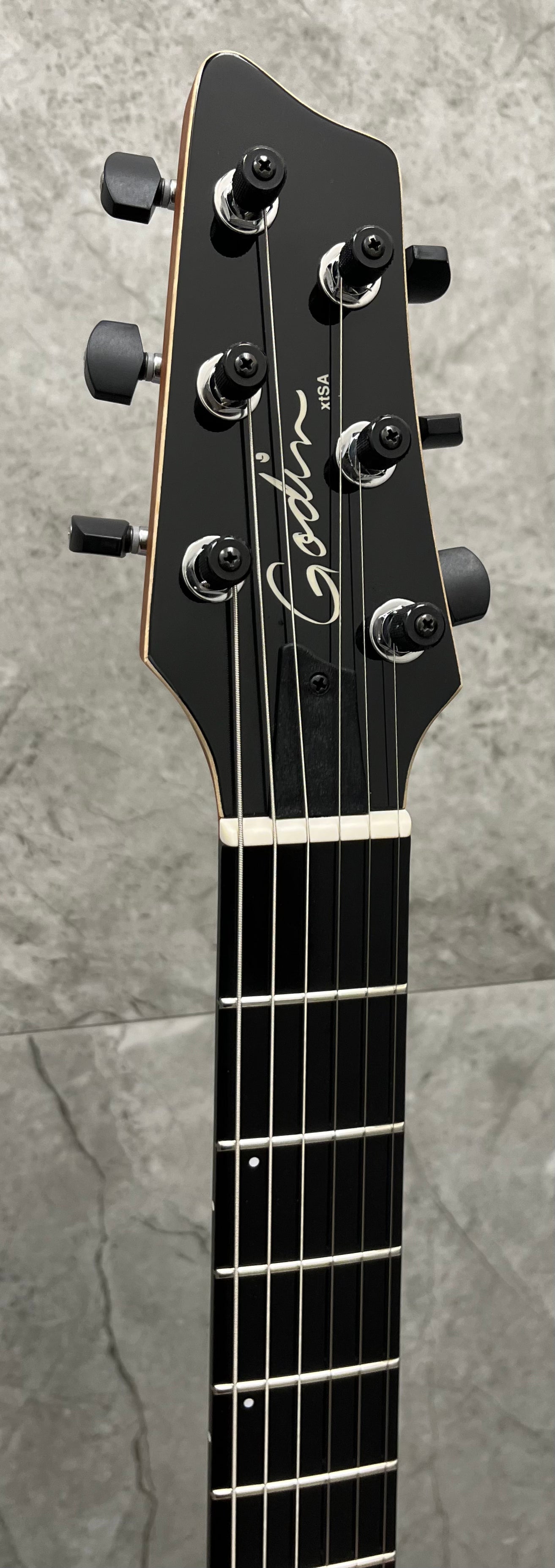 Godin Made in Canada xtSA Trans Black Flame 025503 SERIAL NUMBER 22162102 - 7.8 LBS